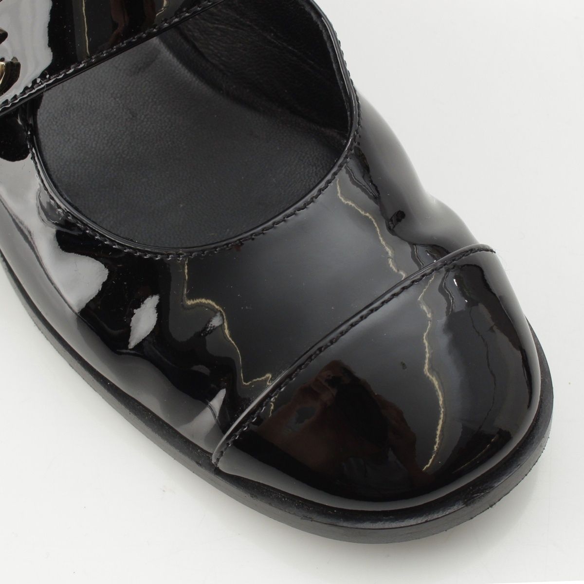 シャネル パテントレザー ココマーク ターンロック ラウンドトゥ