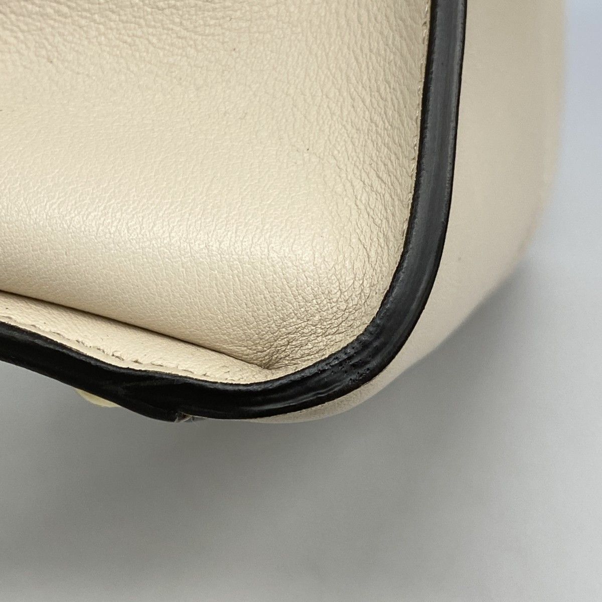 ☆SALE【5pb2788】フェンディ ハンドバッグ ピーカブー レザー