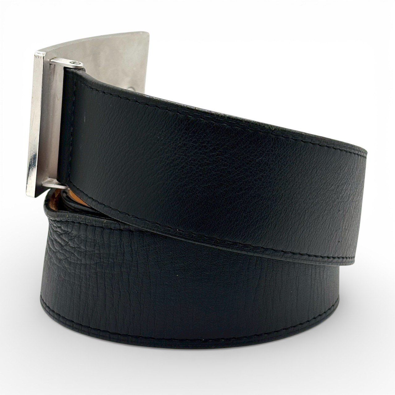 無骨に映える重厚刻印】 LOUIS VUITTON ルイヴィトン レザーベルト