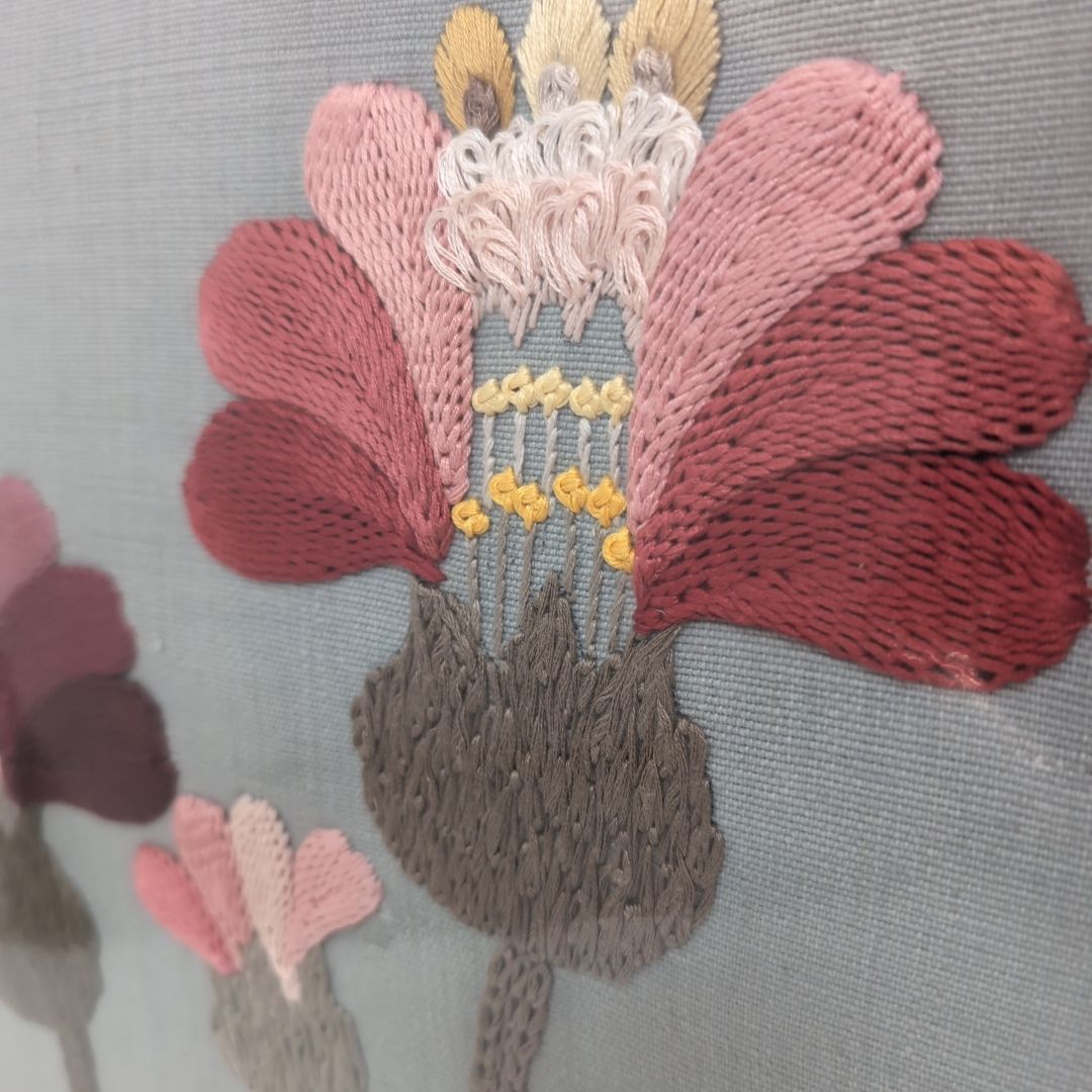 送料別 美品 お花の刺繍画 45×57cm 壁飾り フランス刺繍 一点もの