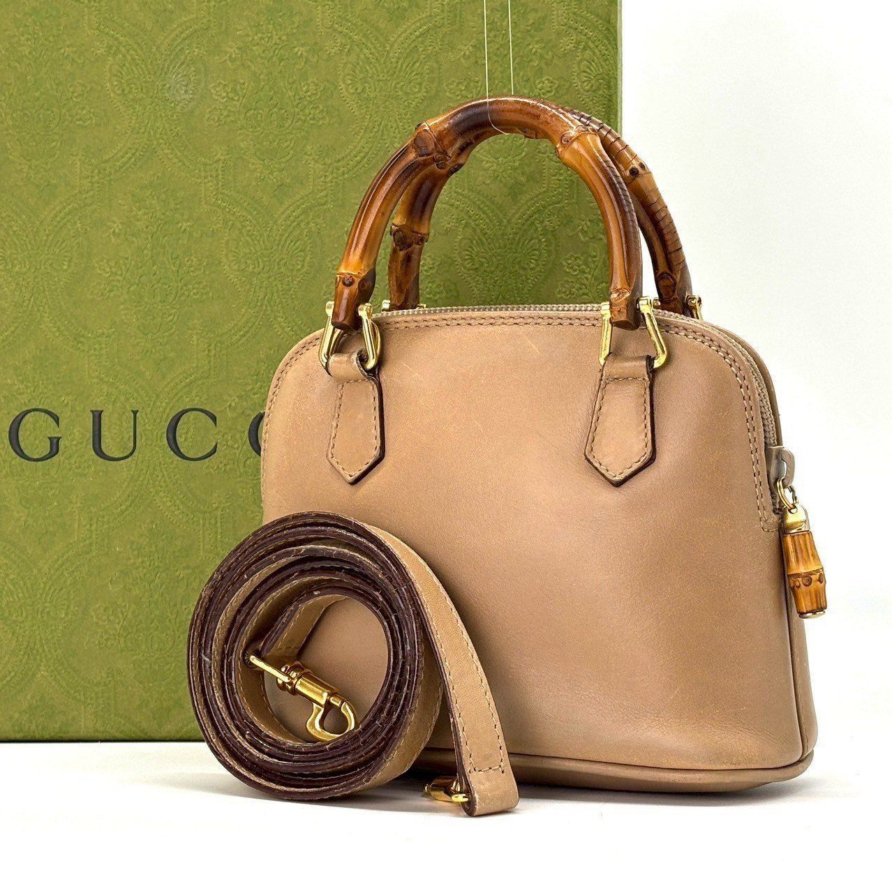 GUCCI　バンブー　編み込み　ハンドバッグ　ショルダー付き　レザー　2Way GUCCI バンブー 編み込み ハンドバッグ ショルダー付き レザー 2Way