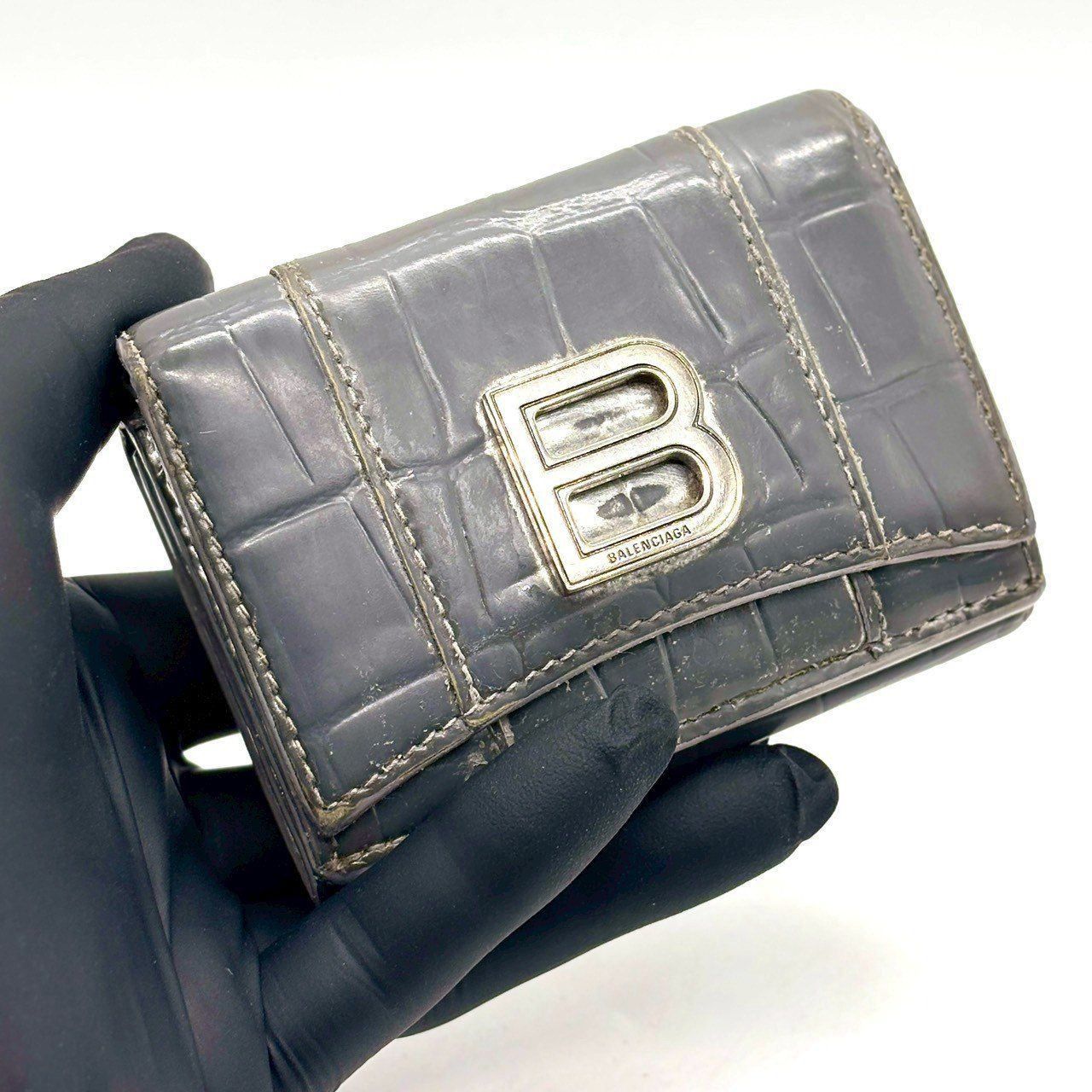 装いを格上げする黒】 BALENCIAGA バレンシアガ 三つ折財布 アワー