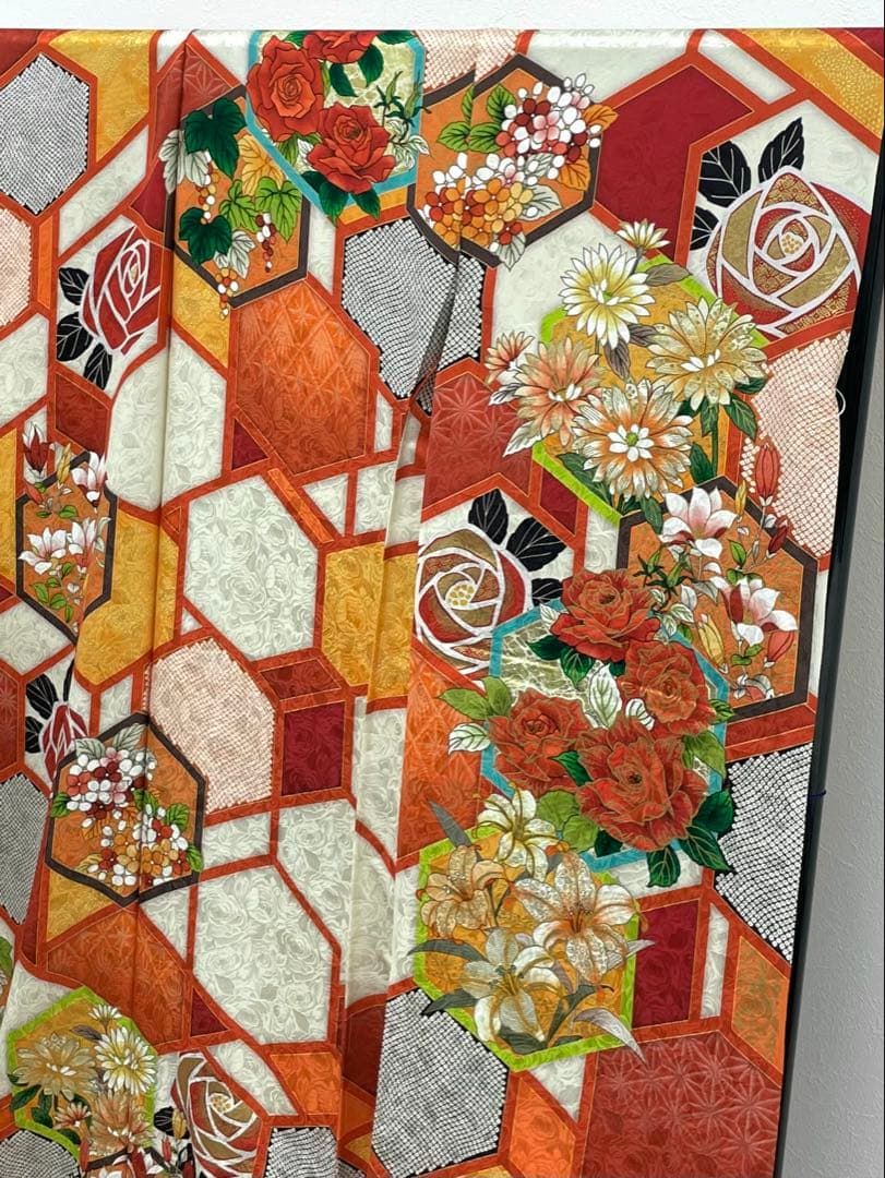 振袖 仮絵羽 刺繍 金彩 紋意匠 正絹 未仕立て品 八掛付き MOK851