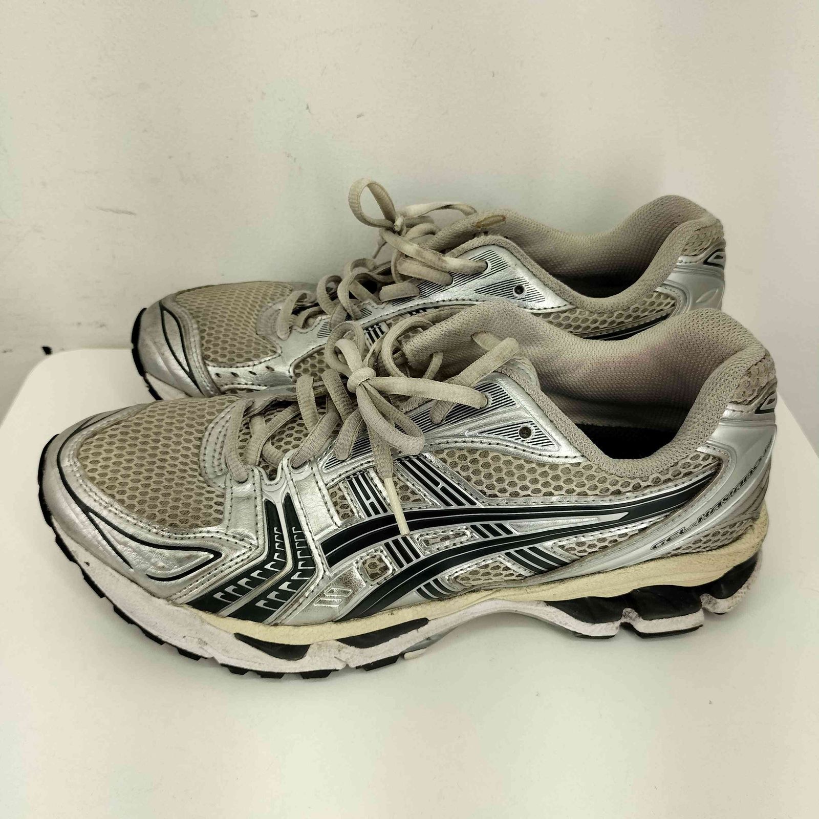 アシックス ASICS Gel-Kayano 14 Cream/Scarab メンズ JPN：25.5 