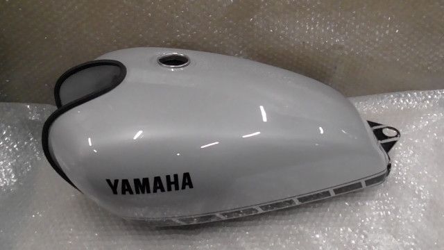 SR400 RH01J-008xxx の タンク :#1766463674 - メルカリ