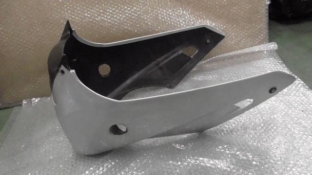 SRX250 51Y-008xxx の フロントカウル 傷:#1766535646 - メルカリ