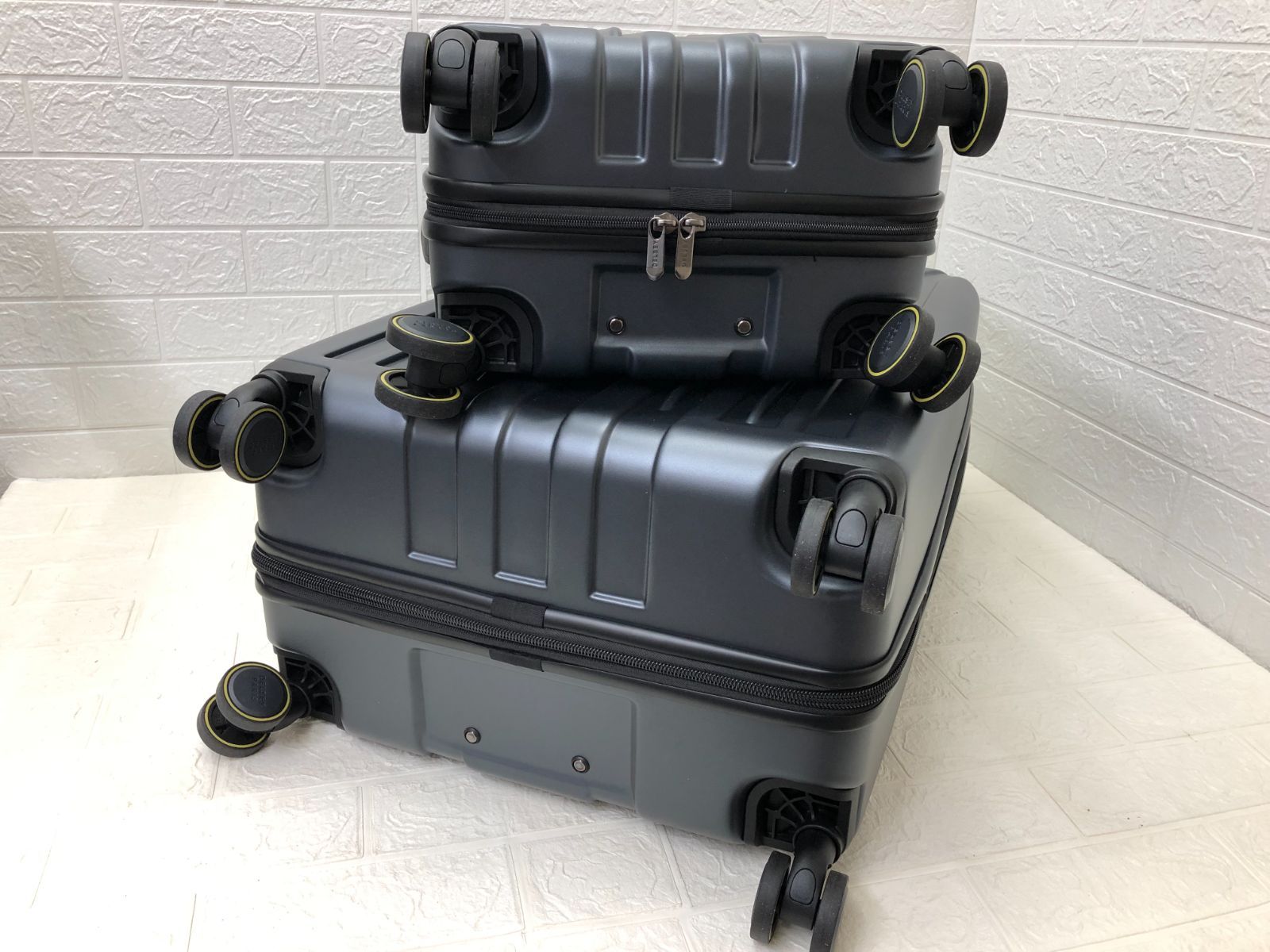 DELSEY デルセー アクセレイト 2個セット ダークグレイ - メルカリ