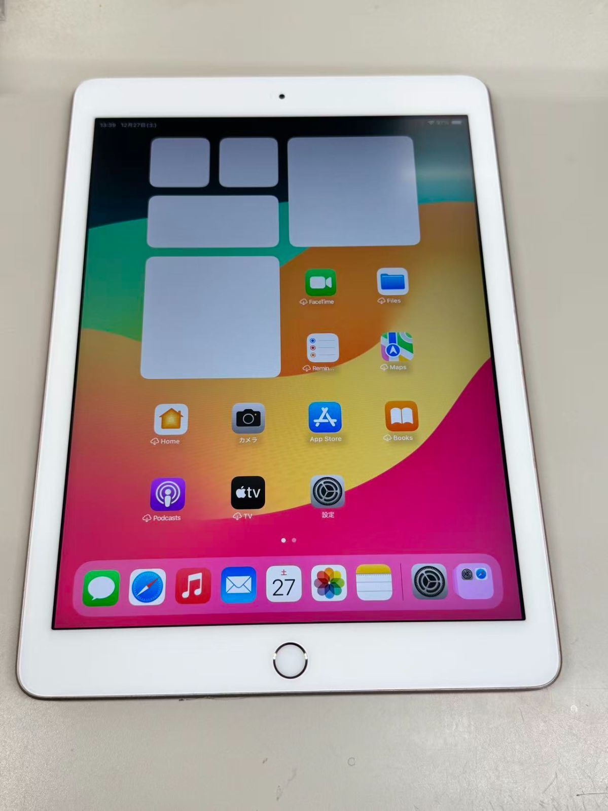 iPad（第6世代）128GB ゴールド 訳アリ - メルカリ
