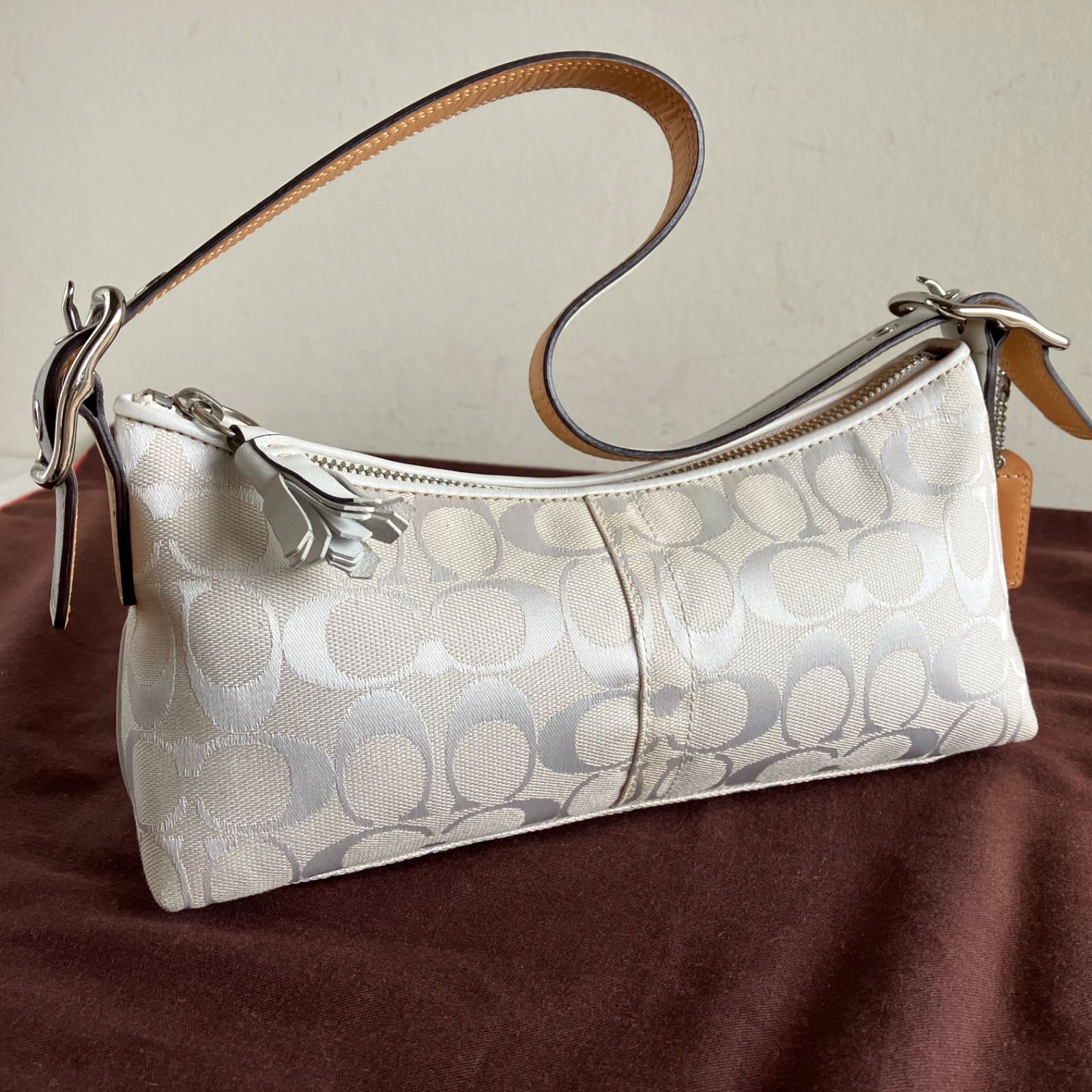 Coach y2k Vintage Hamptons White Beige East West Demi Baguette Bag 