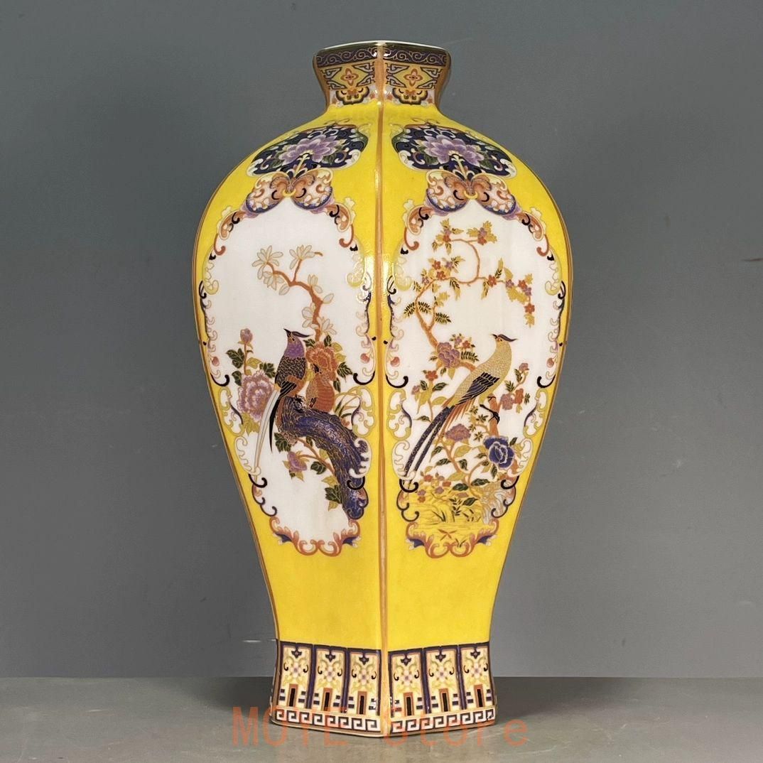 大清雍正琺瑯彩花鳥紋四方瓶 景徳鎮 陶磁器 装飾品 現代工芸品 美術品 置物 清雍正琺瑯彩花鳥図紋賞瓶 景徳鎮 陶磁器 装飾品 現代工芸品 美術品