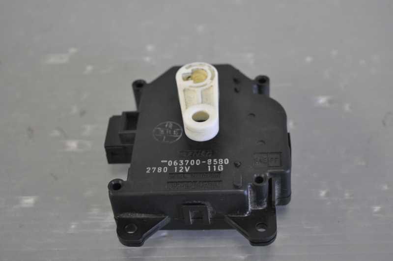 エアコン サーボモーター A/C DENSO デンソー (AZR60) ヴォクシー Z