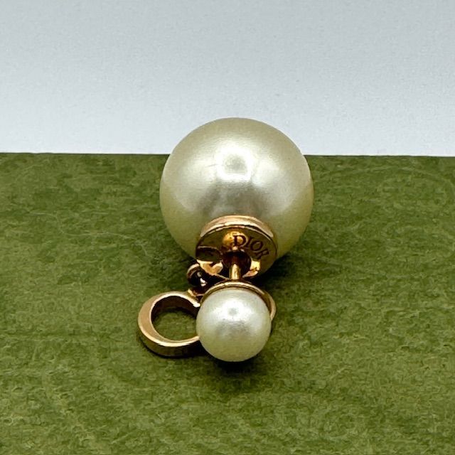 Dior Tribales パール 片耳のみ ピアス 128761 - メルカリ