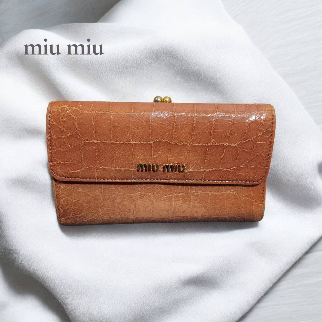 miu miu クロコ型押し がま口 長財布 ピンク 上品 人気 - メルカリ