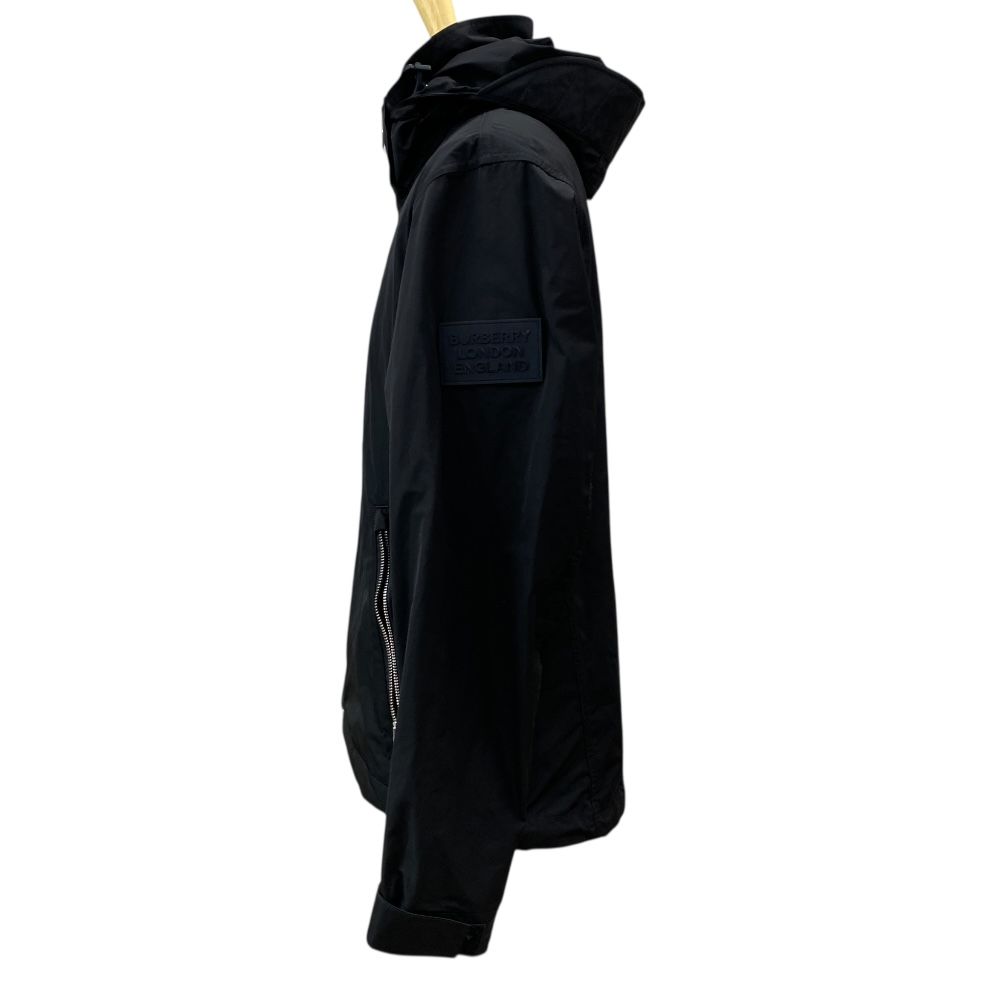 未使用 バーバリー ブルゾン マウンテンパーカー パックアウェイフード