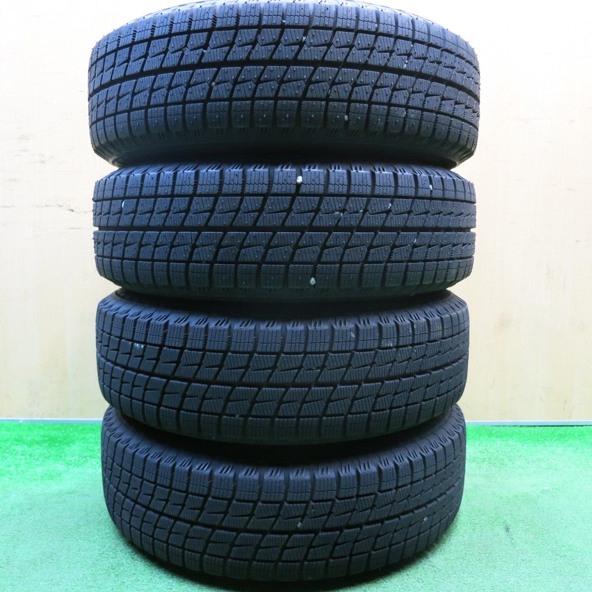 超バリ溝！24年！ほぼ10分☆スタッドレス 175/65R15 アイスエスポルテ 