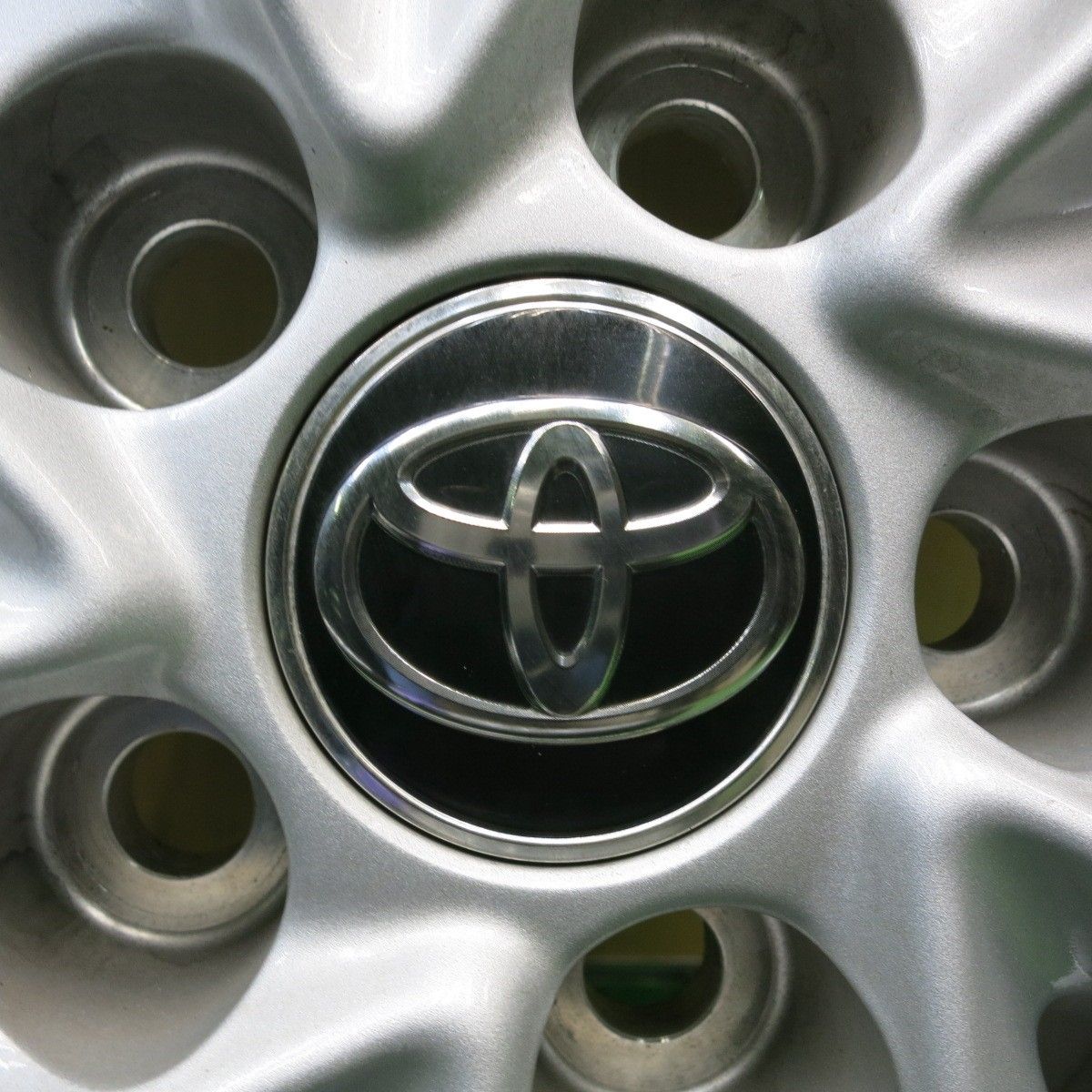 バリ溝！22年！9.5分☆トヨタ 70系 カムリ 純正 215/55R17