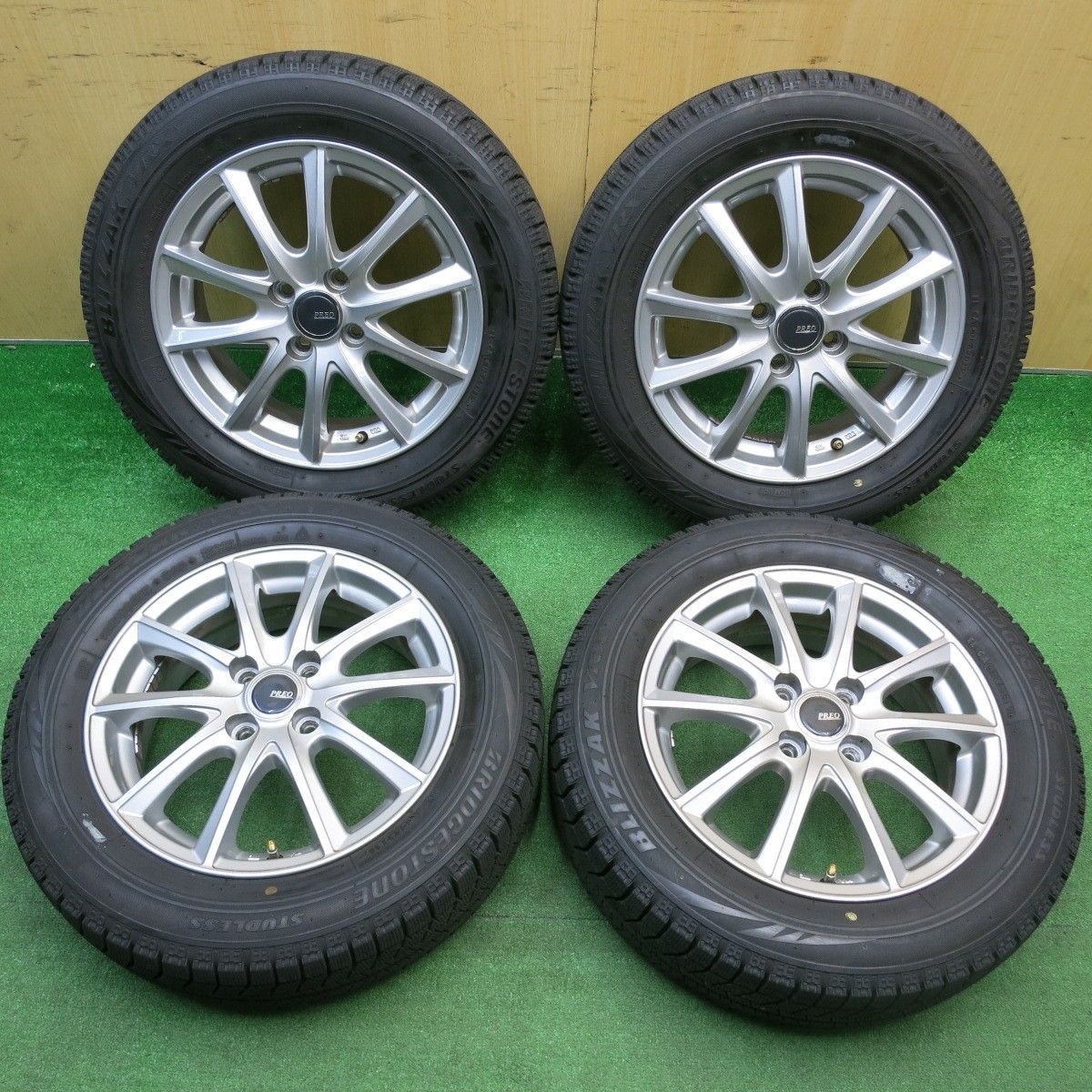 バリ溝！8.5分☆スタッドレス 185/60R15 ブリヂストン ブリザック VRX