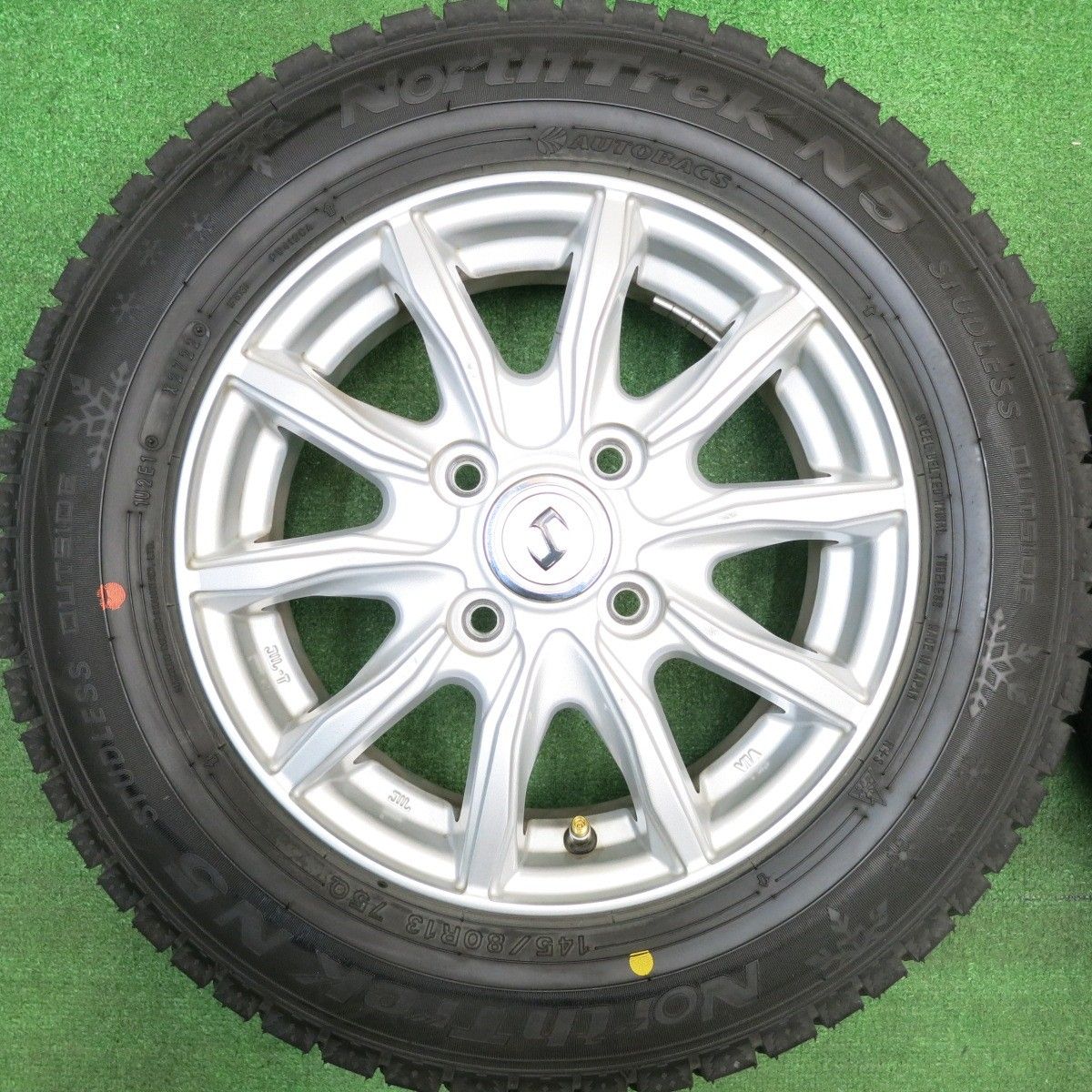ほぼ未使用！22年！キレイ☆スタッドレス 145/80R13 オートバックス 