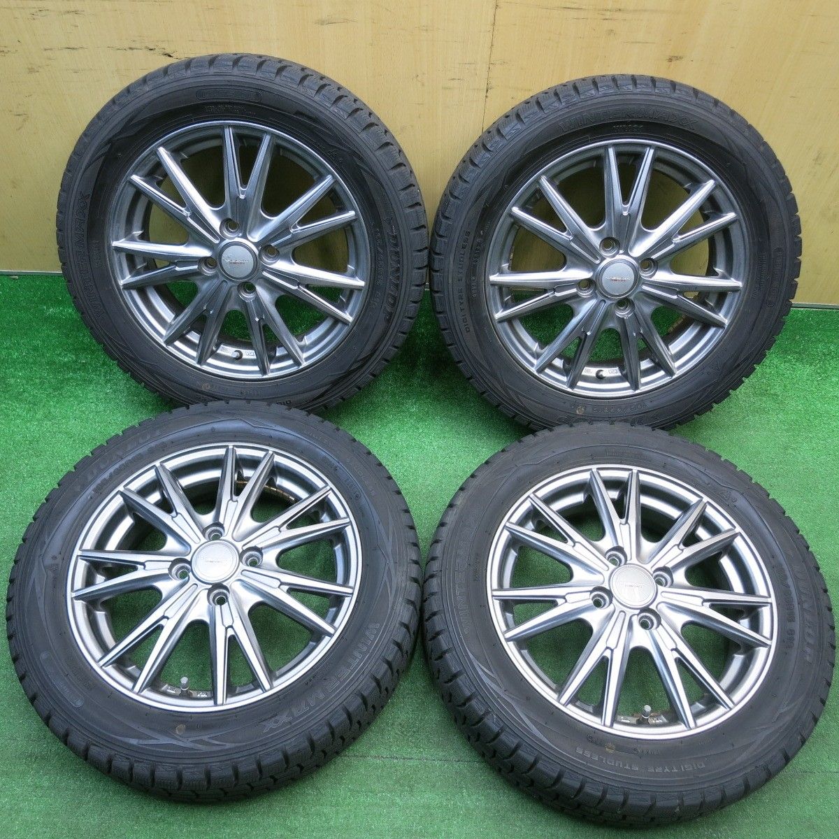 バリ溝！8.5分☆スタッドレス 165/65R15 ダンロップ ウインター