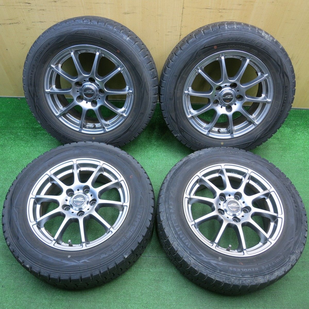 バリ溝！キレイ！8.5分☆スタッドレス 195/65R15 ダンロップ 