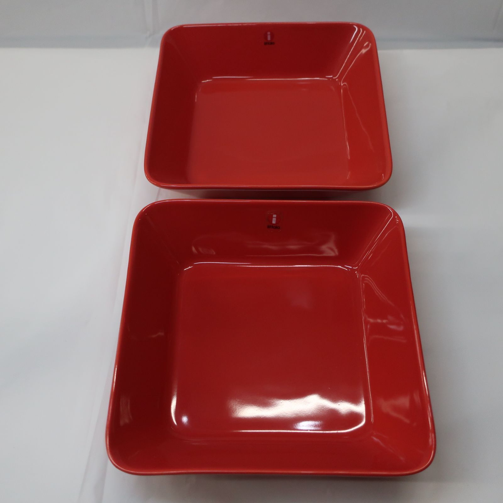 新品 イッタラ ティーマ レッド 赤 スクエアプレート 2枚セット 2枚セット】イッタラ ティーマ レッド スクエアプレート 16×16cm