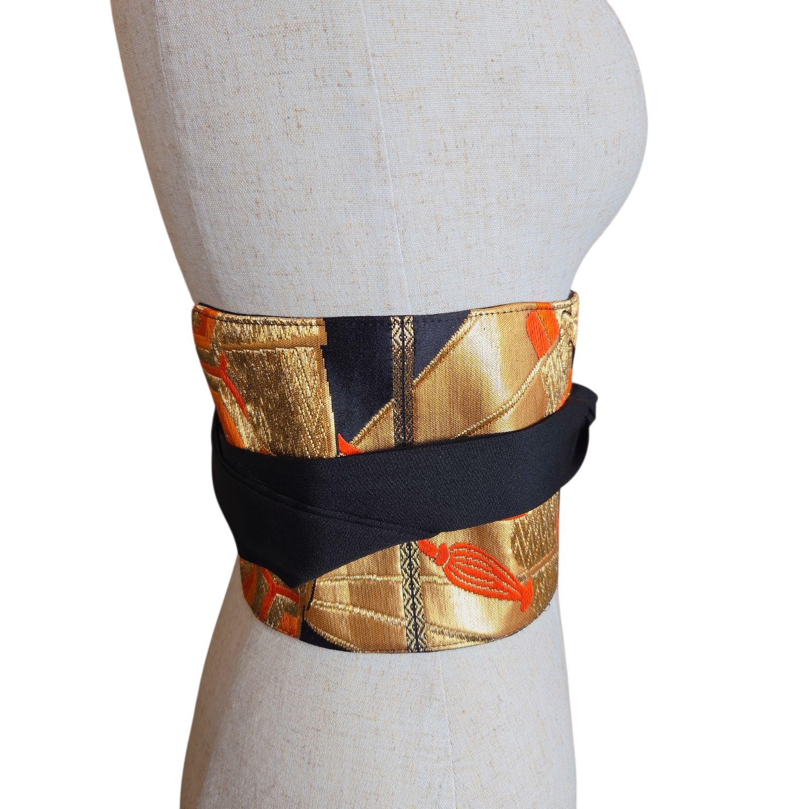 ❦Kaena❦ 着物リメイク サッシュベルト 帯ベルト 帯 刺繍 黒×金