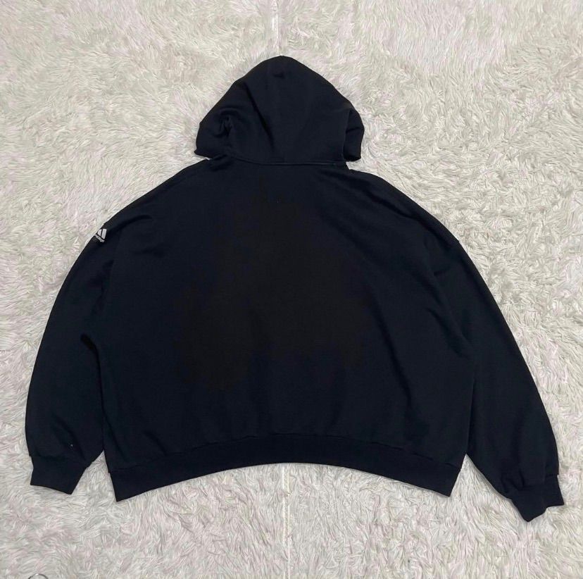 バレンシアガ × アディダス コラボ 刺繍ロゴ パーカー オーバーサイズ