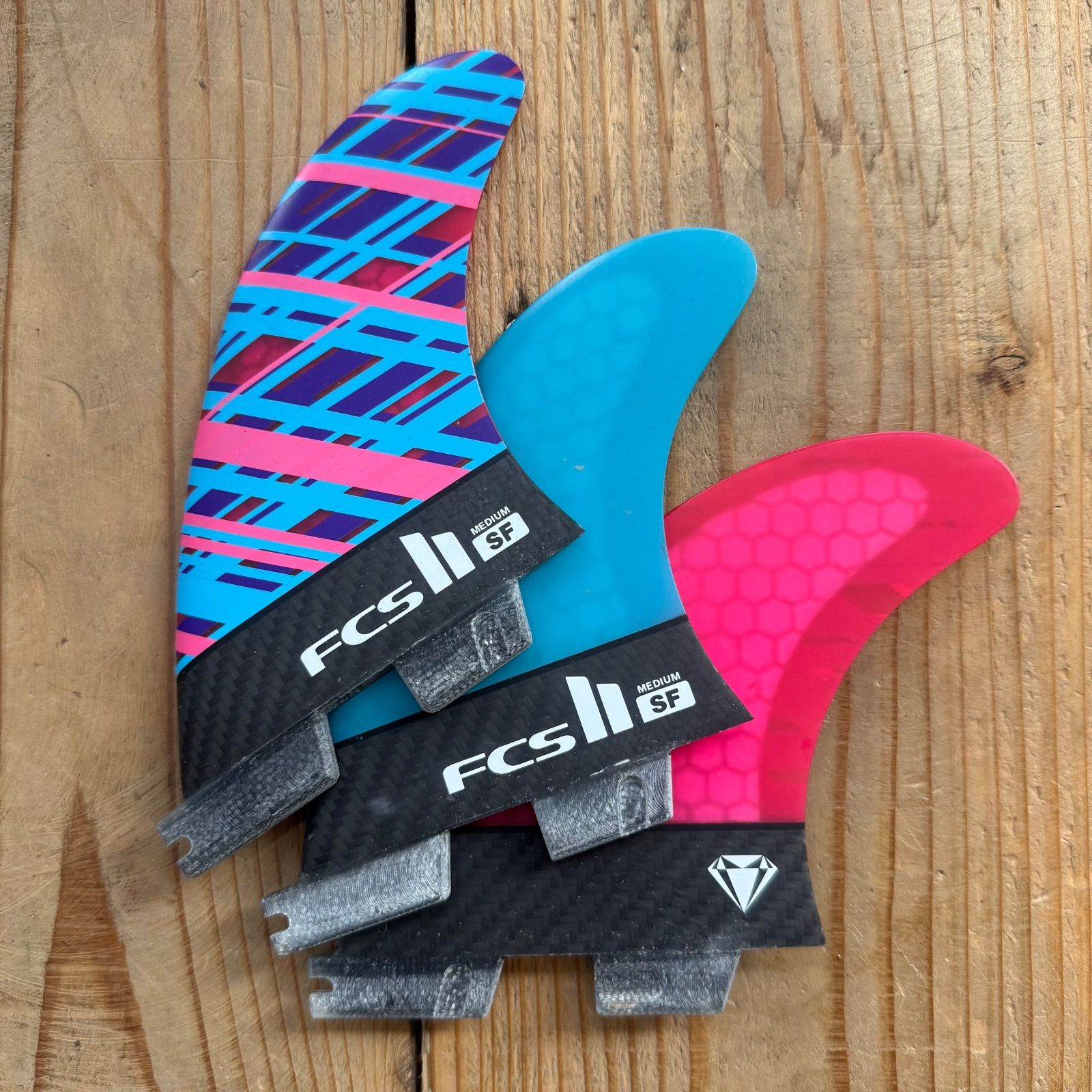 中古品 FCS2 フィン SF SALLY FITZGIBBONS トライフィン Mサイズ