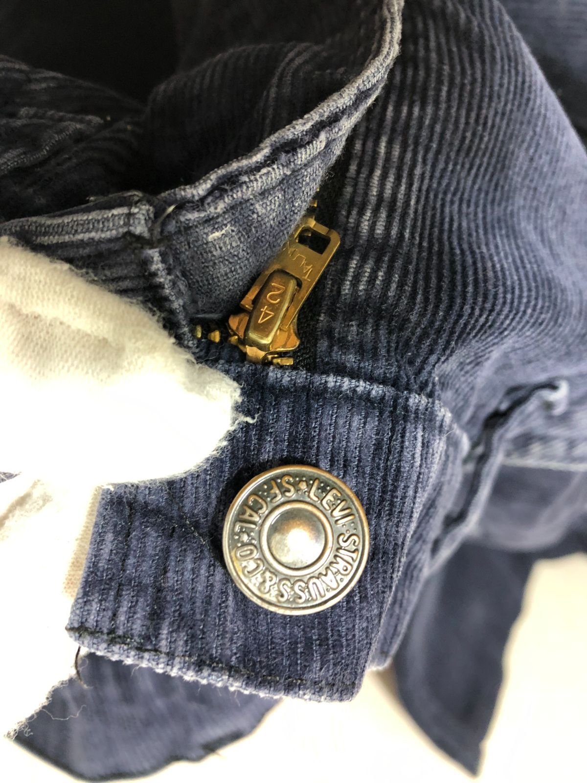 532172 LEVI'S 519 1517 ボタン裏536 コーデュロイ 532172 LEVI'S 519 1517 ボタン裏536 コーデュロイ パンツ 白タブ