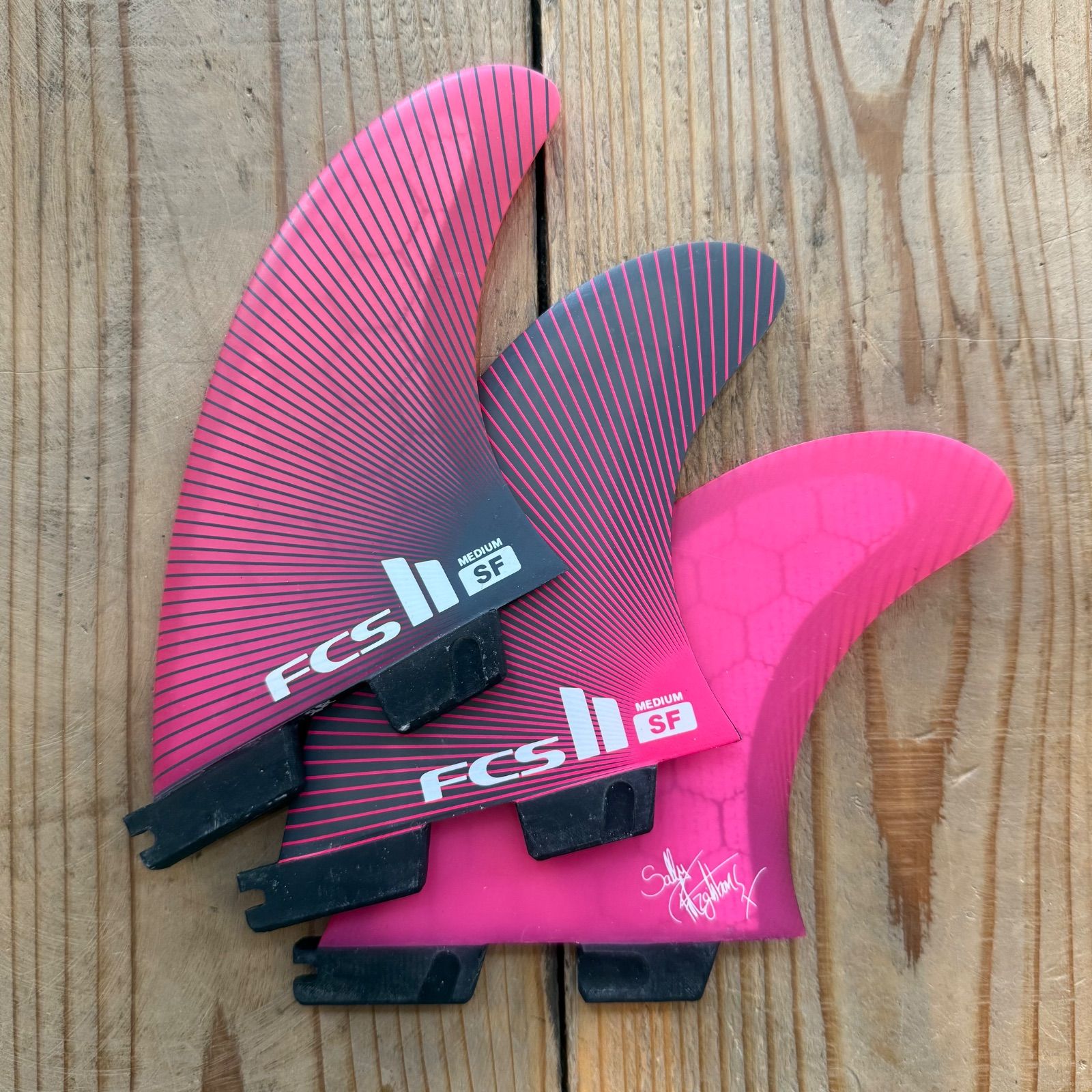 中古品 FCS2 フィン SF SALLY FITZGIBBONS トライフィン Mサイズ