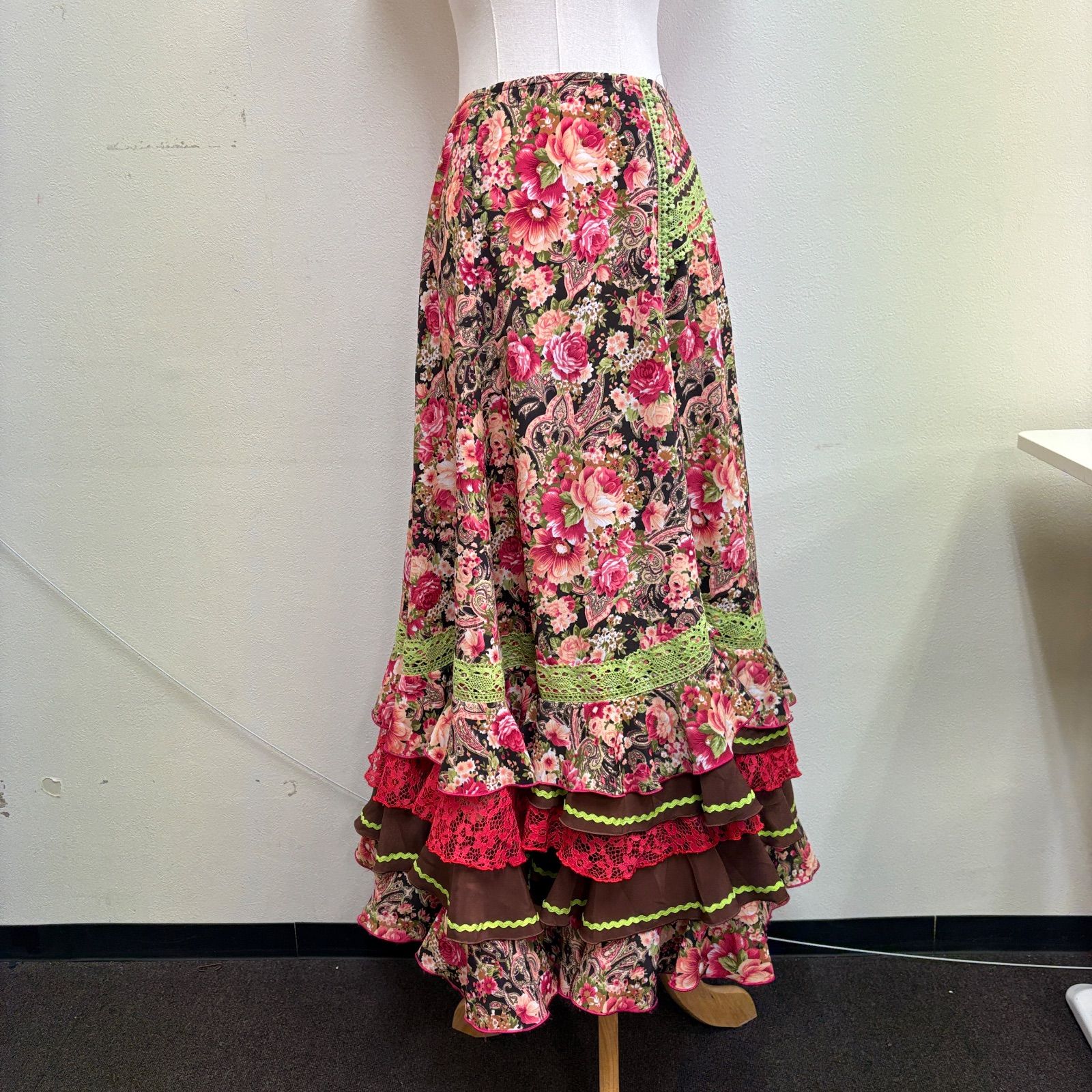 ソニアジョーンズ】フラメンコ衣装 スカート ファルダ 赤 黒 ピンク 花