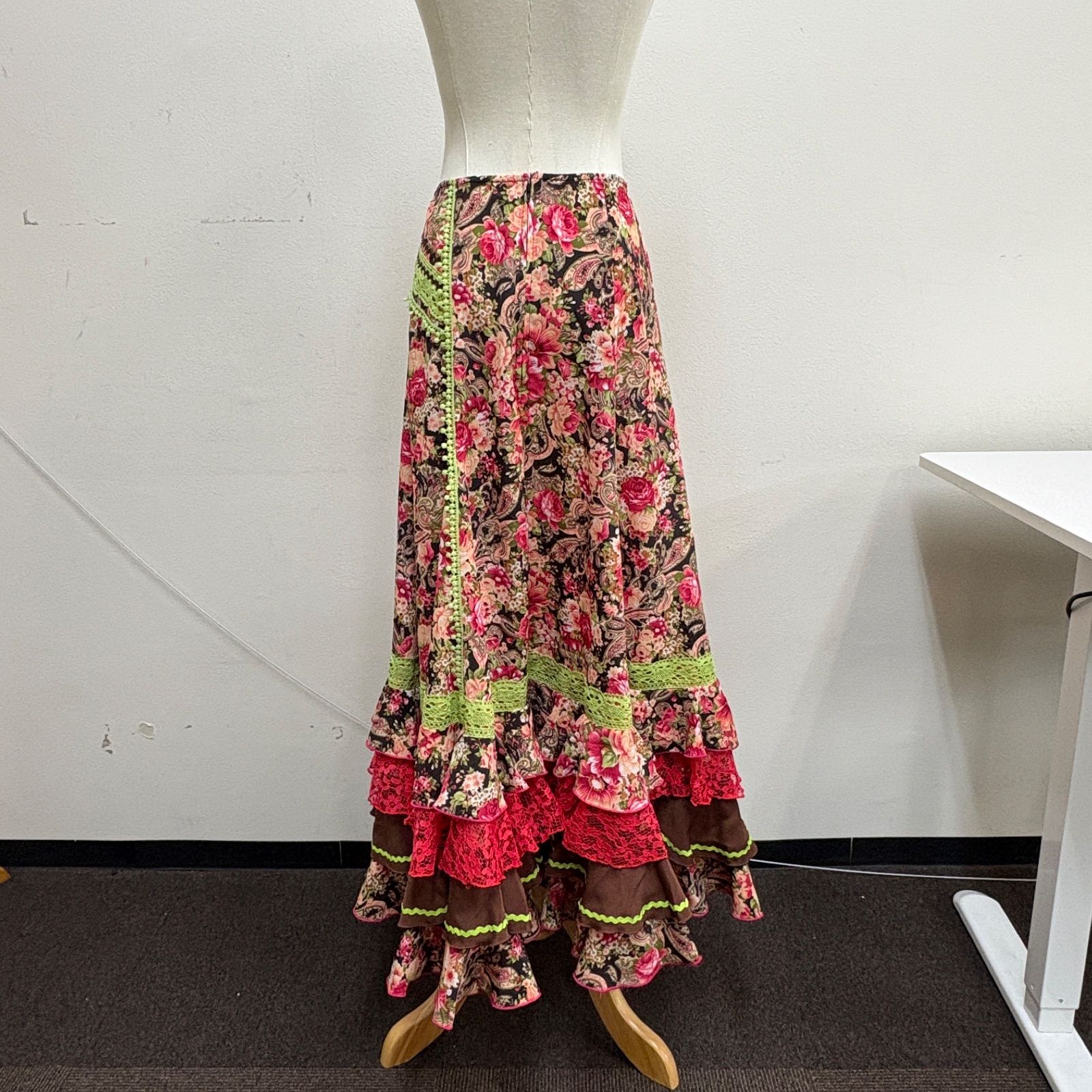 ソニアジョーンズ】フラメンコ衣装 スカート ファルダ 赤 黒 ピンク 花