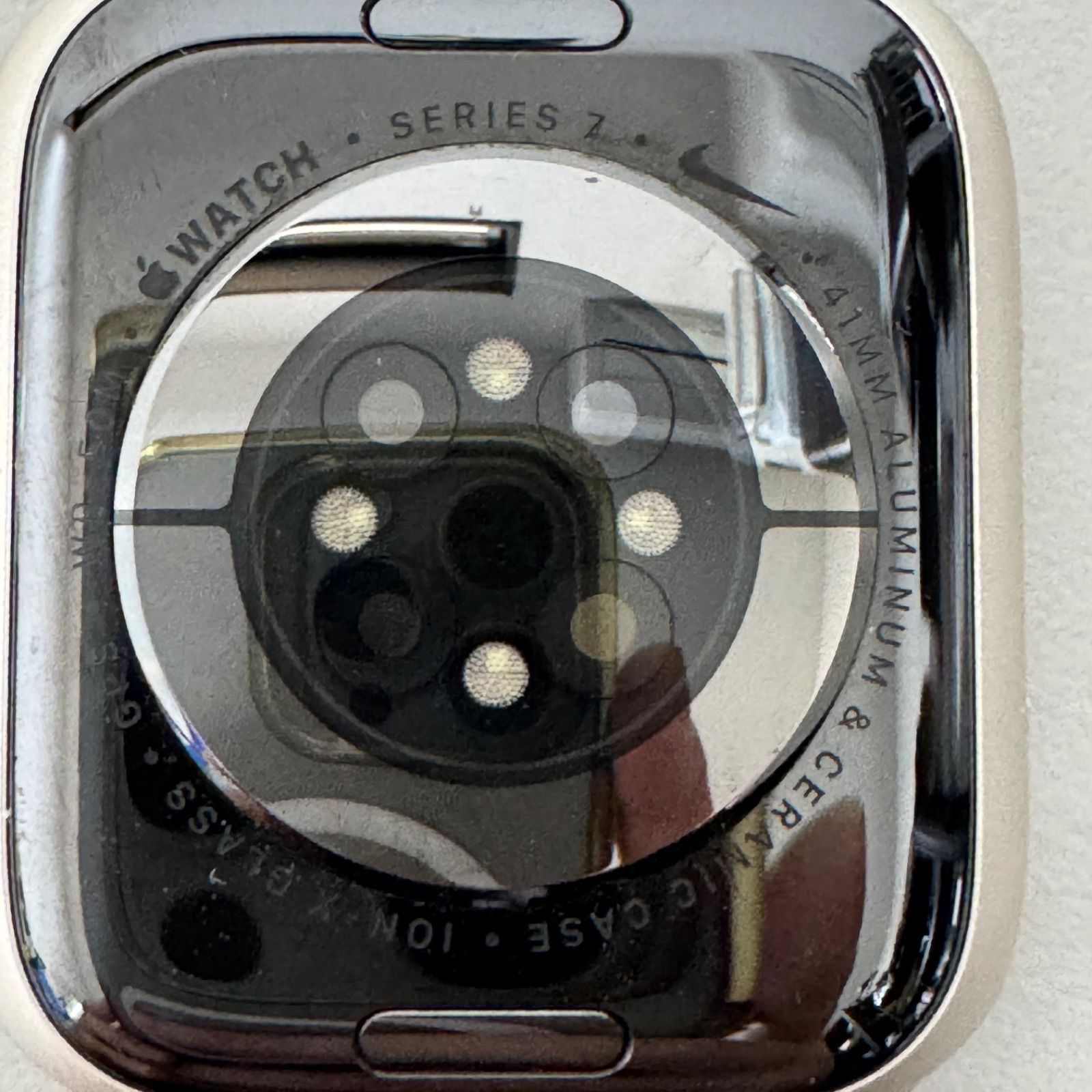 Apple Watch Nike Series 7 GPSモデル 41mm スターライトアルミニウム 