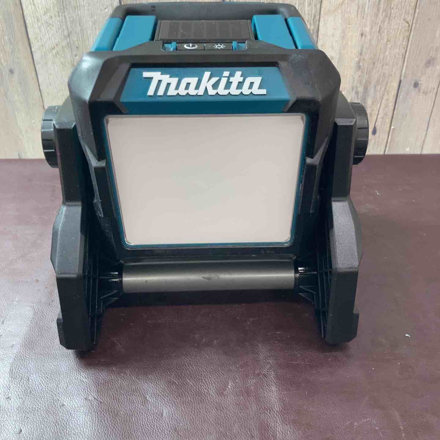 中古品】 マキタ(makita) コードレススタンドライト 40Vmax ML003G 青