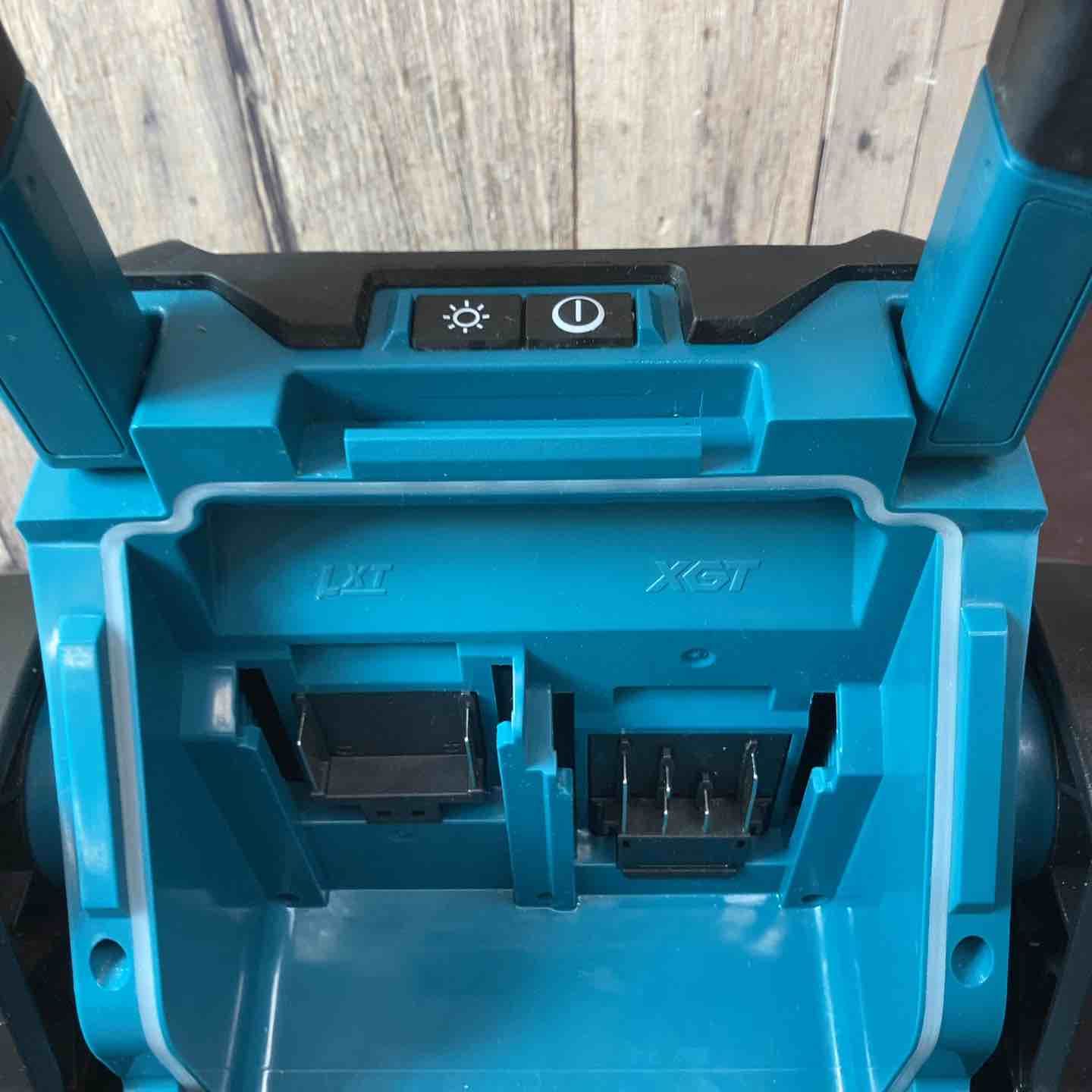 中古品】 マキタ(makita) コードレススタンドライト 40Vmax ML003G 青