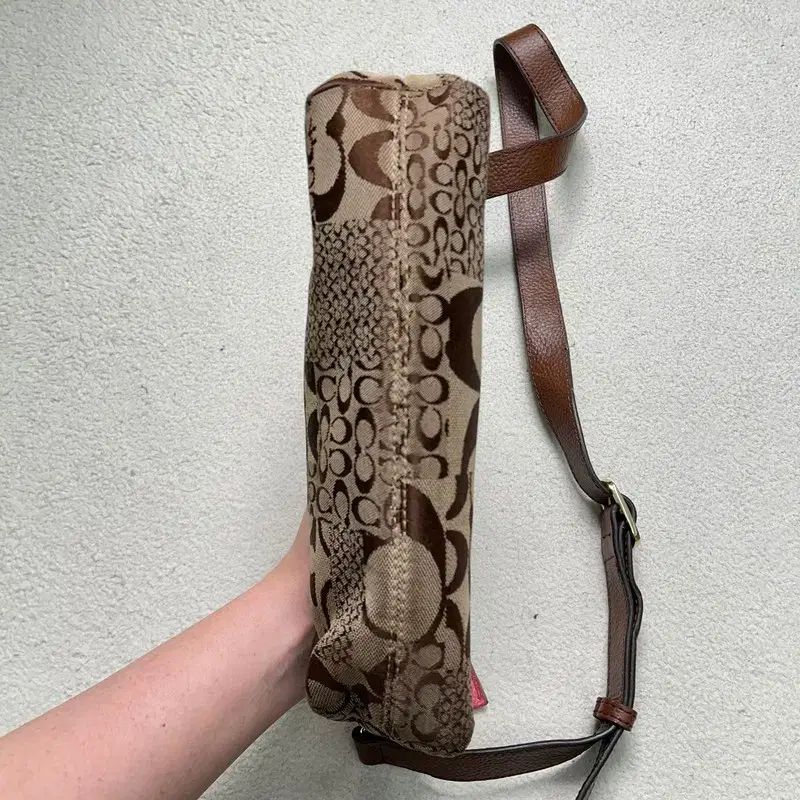 COACH シグネチャー ファブリック ボディ バッグ 【公式通販】