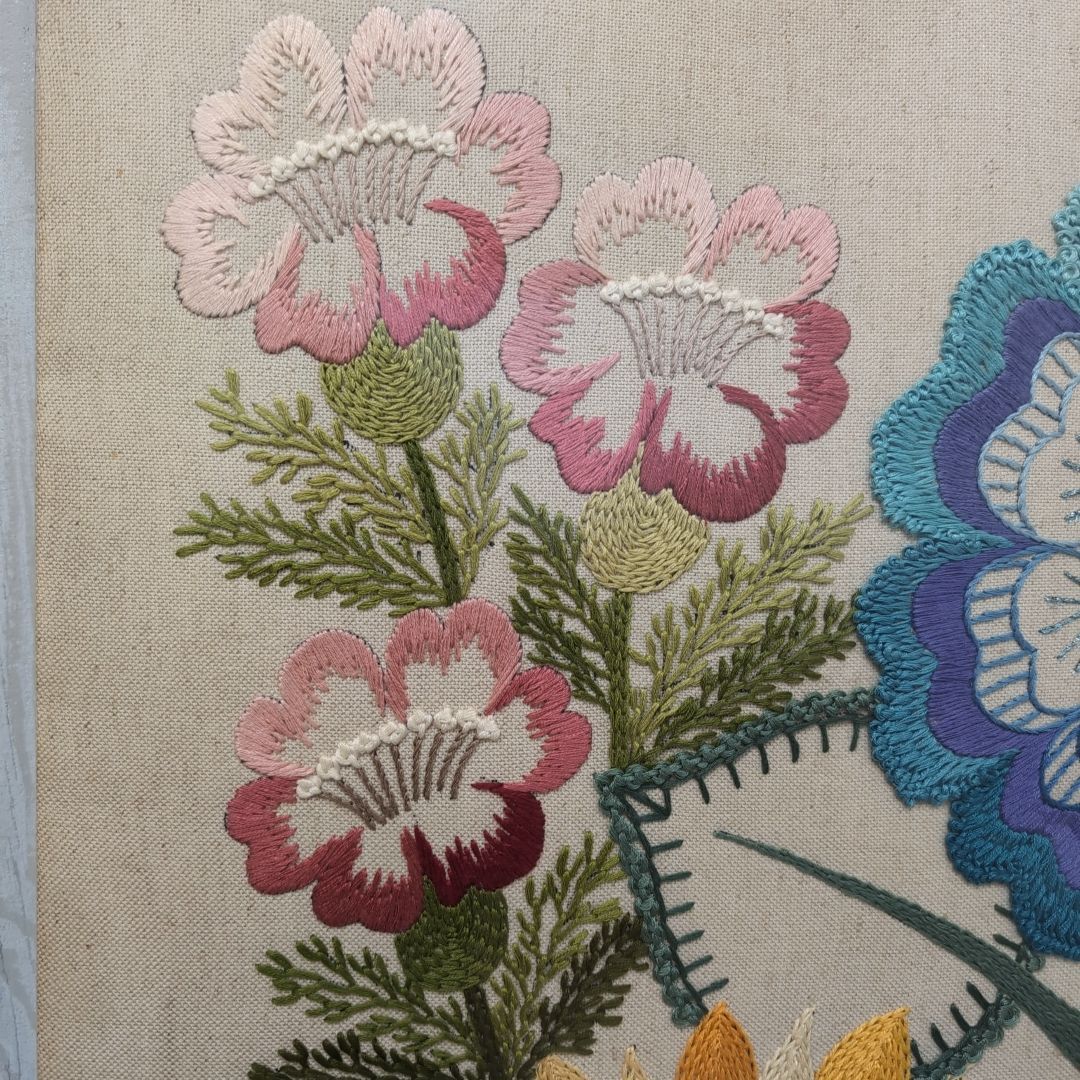 K130 送料別 大型作品 花の刺繍画 87×68cm 壁飾り フランス刺繍 一点 
