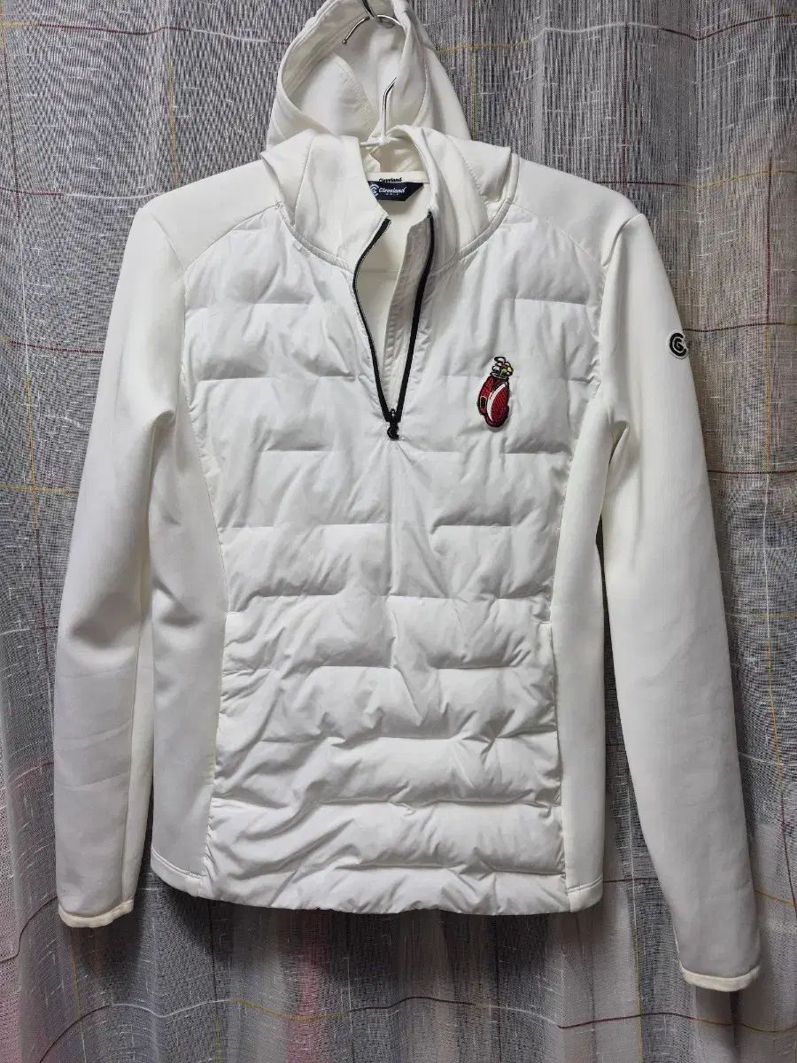 クリーブランド ゴルフ レディース 白 ダウン フーディー Tシャツ