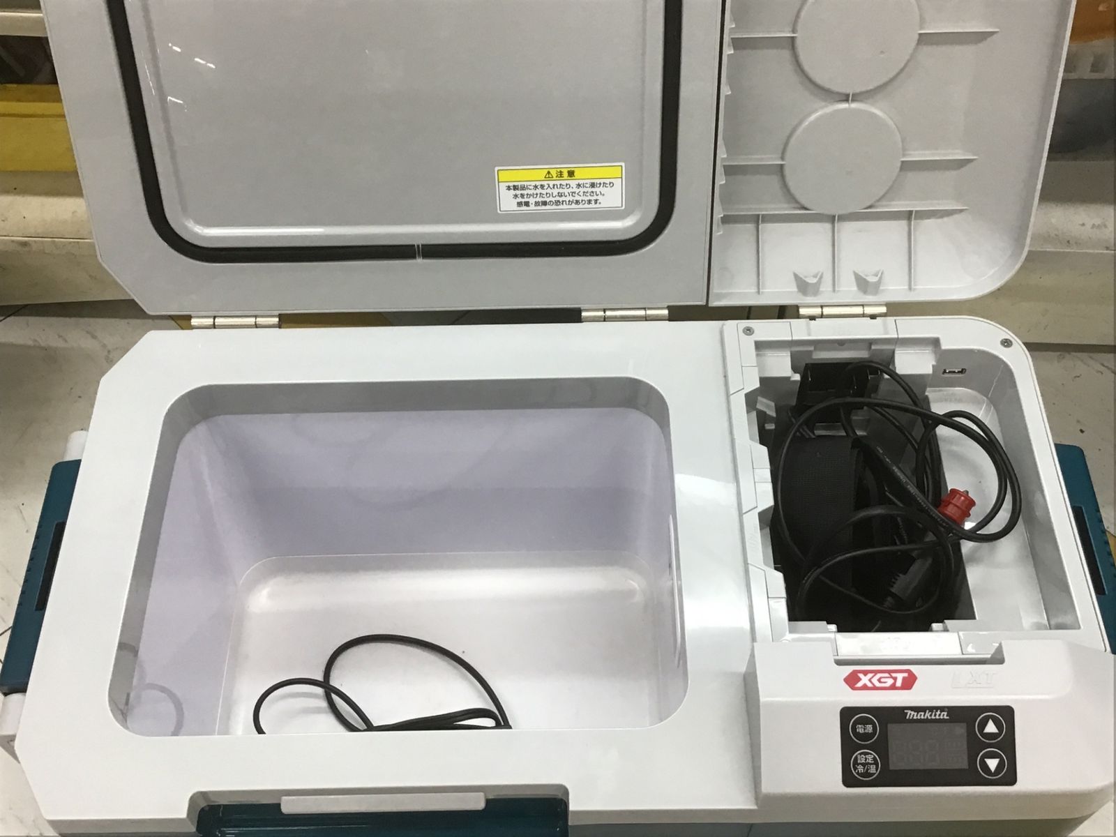 送料無料！【中古Bランク】☆マキタ☆(makita)☆ コードレス冷温庫