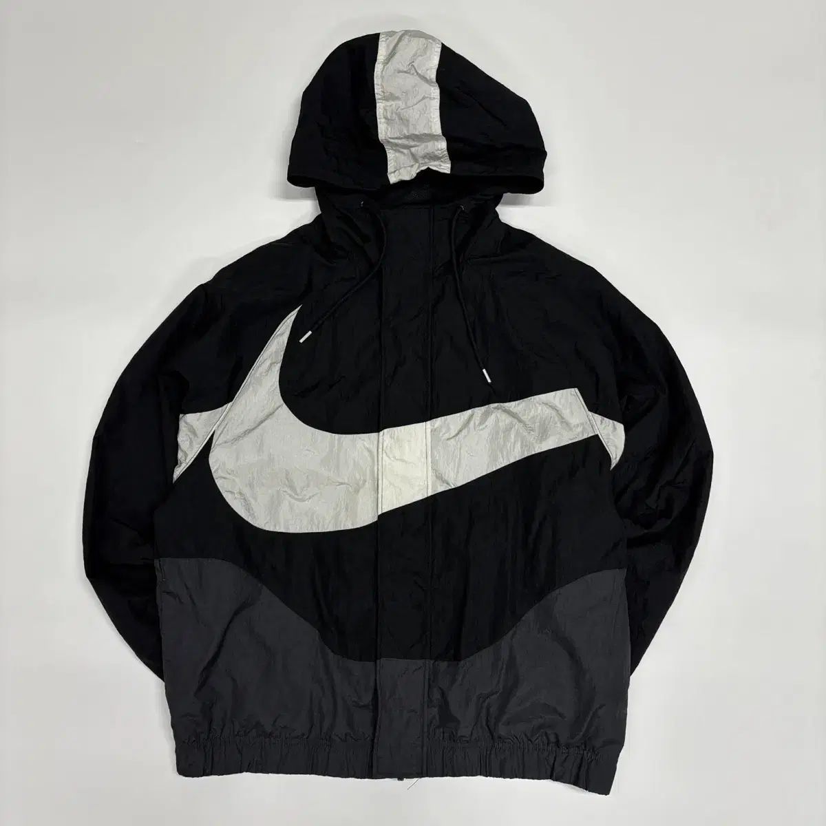 NIKE 新モデル ビックスウォッシュ ブラック ウィンドブレーカー