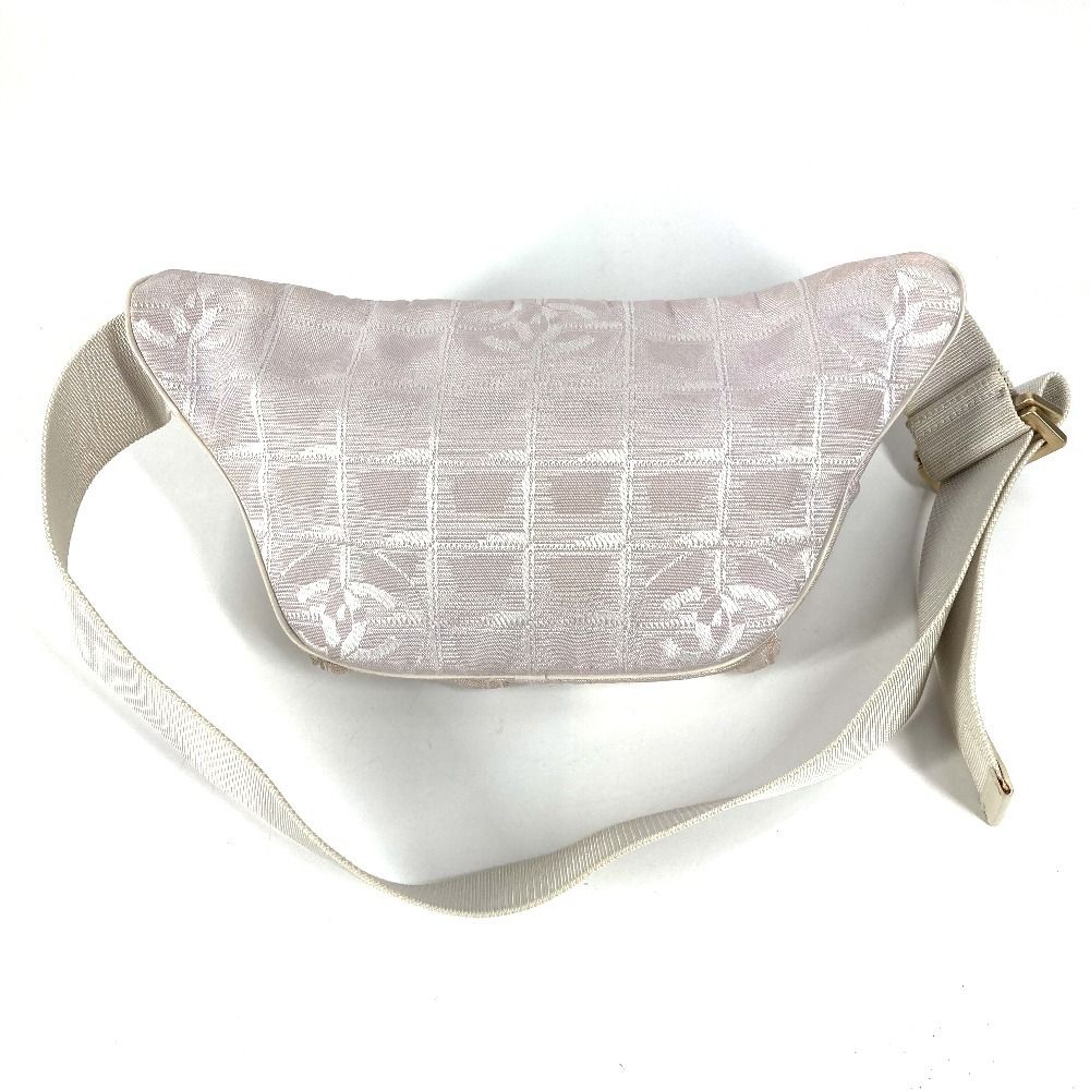 CHANEL ベージュ ボディバッグ CHANEL ベージュ ボディバッグ