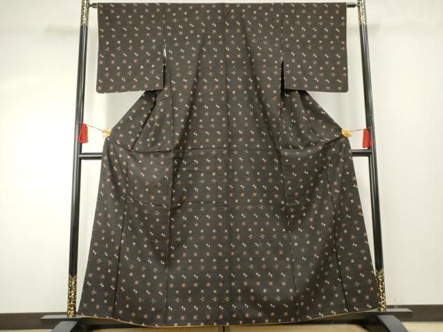 平和屋着物○国指定重要無形文化財 本場久米島紬 手織 琉球絣文様 正絹