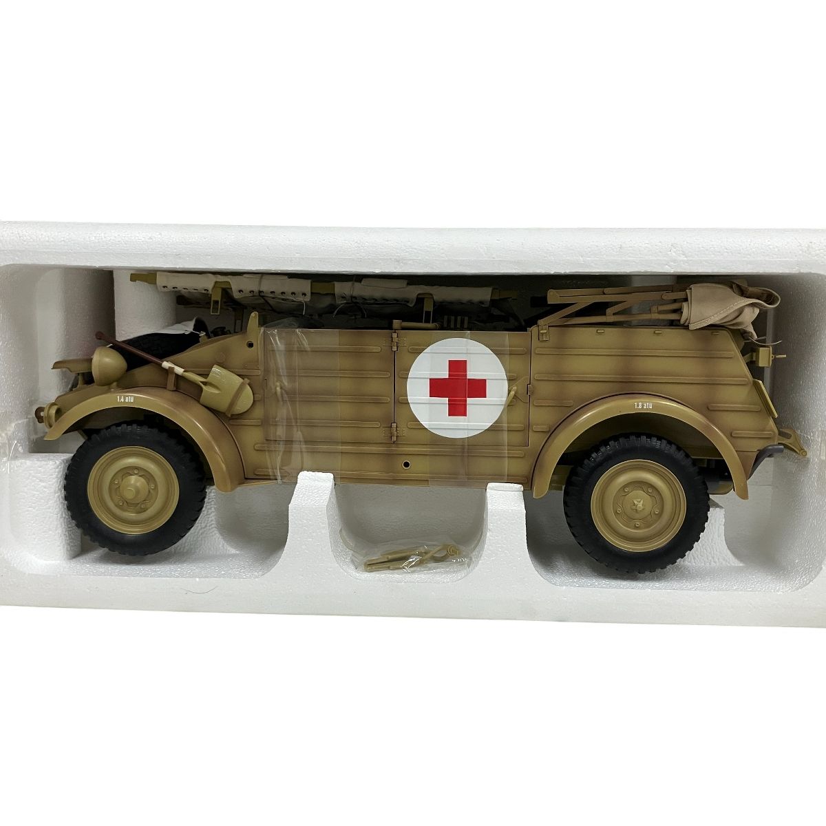 ドラゴン Dragon 71051 1/6 WWII キューベル ワーゲン 救急車 DRAGON