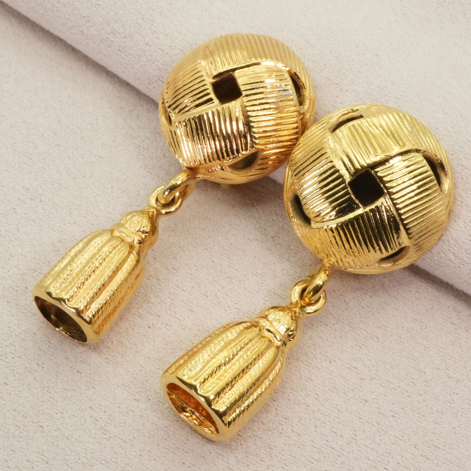 ヴィンテージ セリーヌ タッセルモチーフ イヤリング ゴールド 25 2702