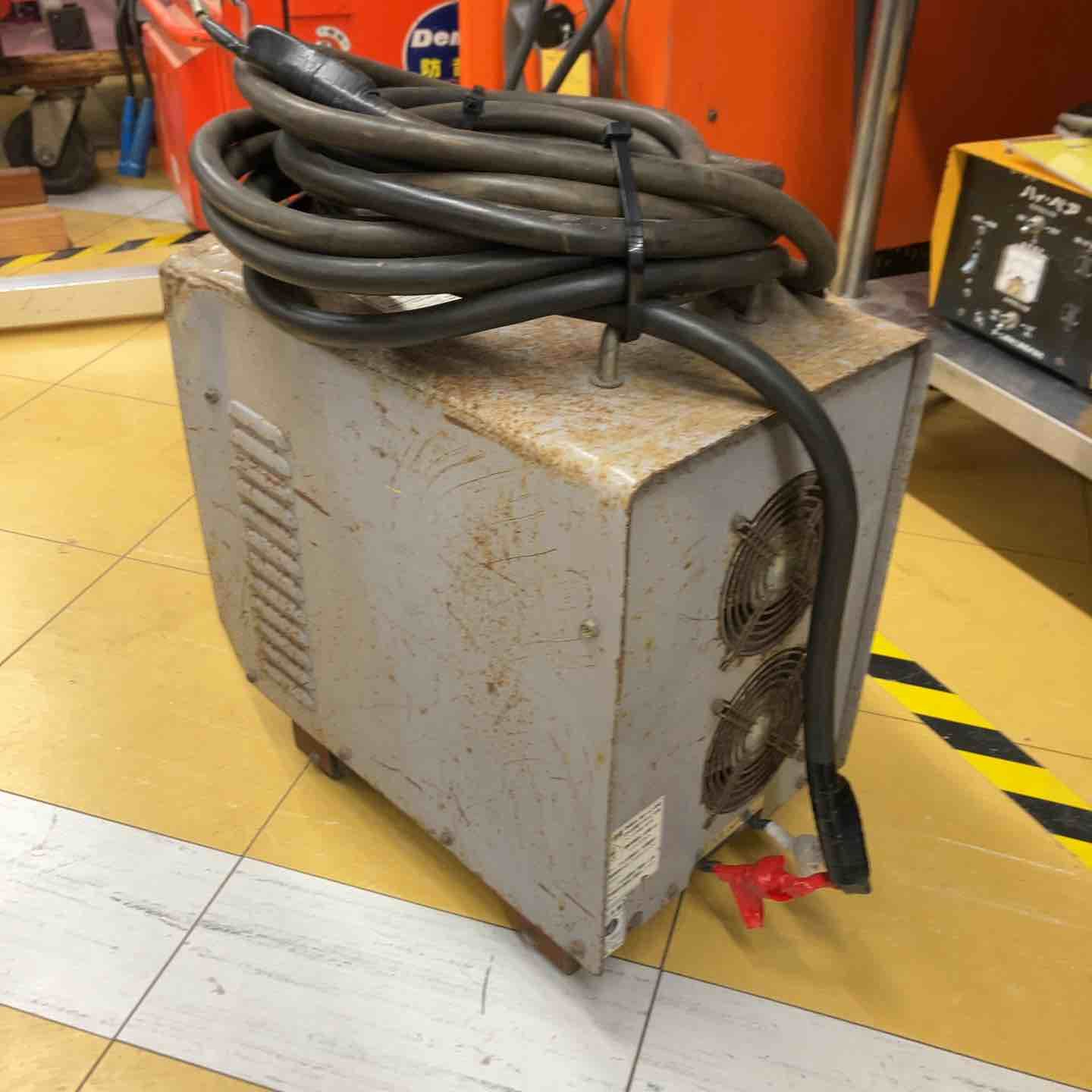 送料含む！【中古品】◇ダイヘン 200V交流アーク溶接機 KXA250 本体