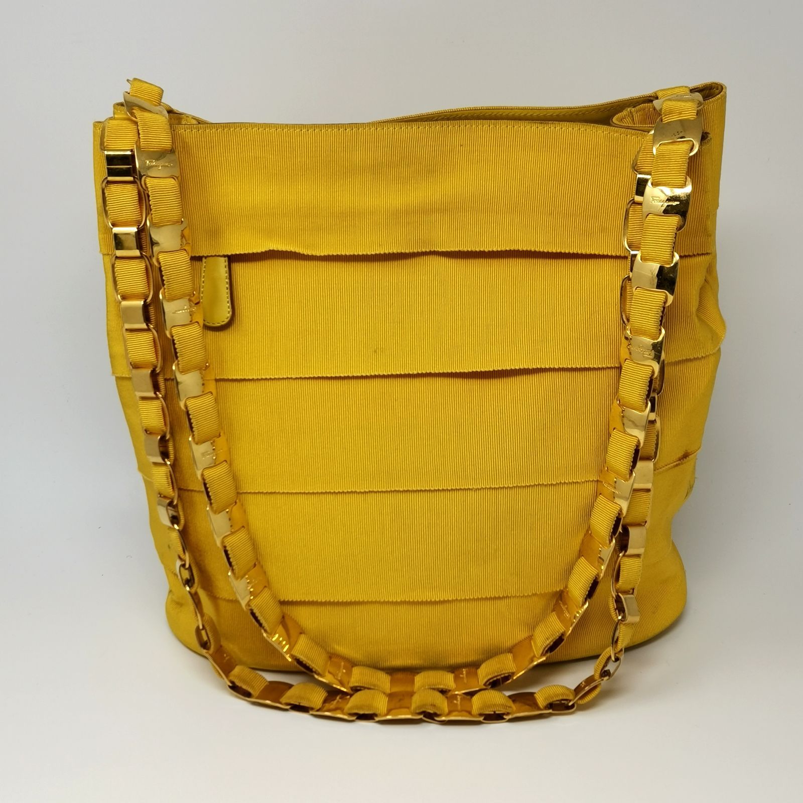 正規品☆フェラガモFerragamoイエロー黄色かごバッグ風 正規品☆フェラガモFerragamoイエロー黄色かごバッグ風