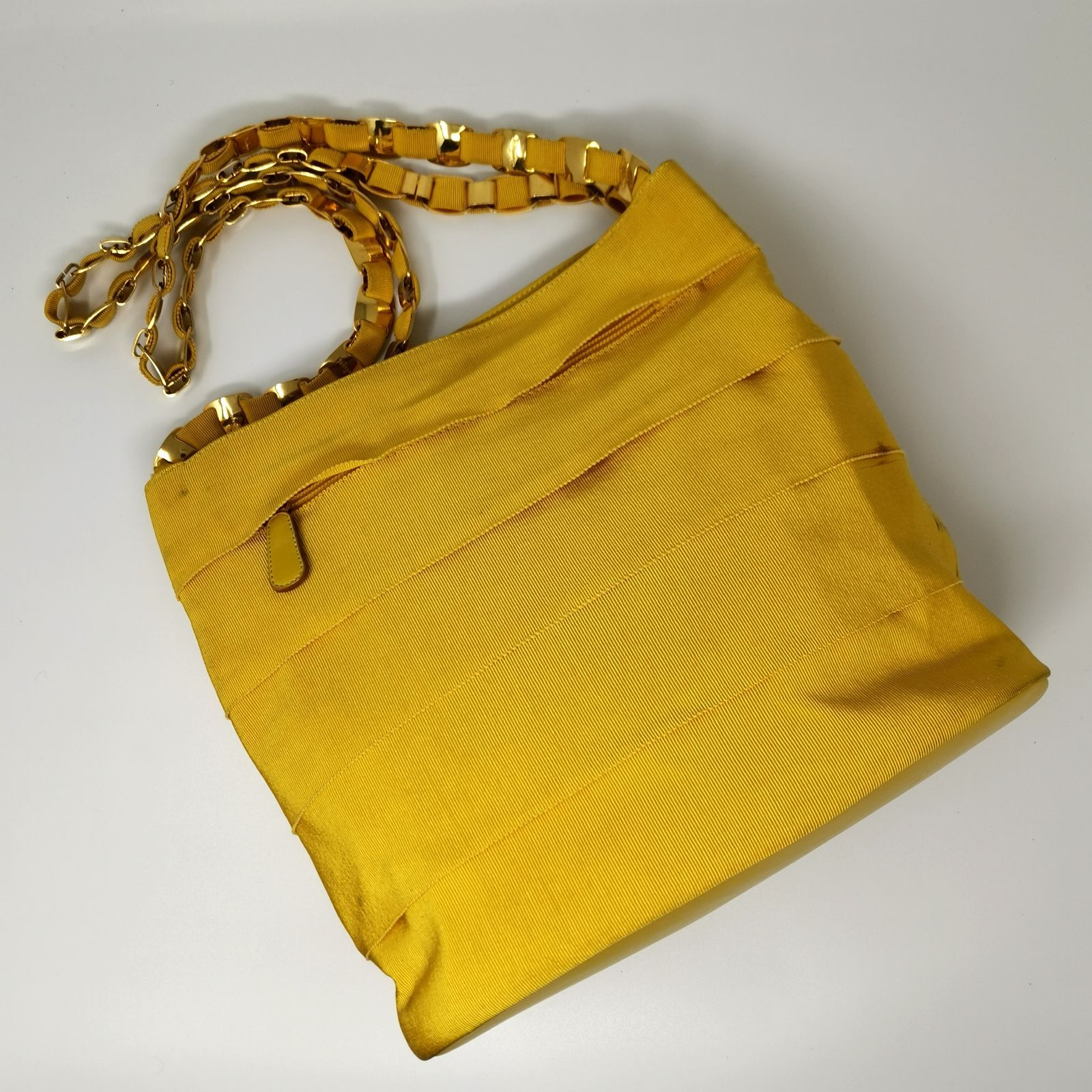 正規品☆フェラガモFerragamoイエロー黄色かごバッグ風 イエロー（黄色）系 FERRAGAMO(フェラガモ) ハンドバッグ(レディース