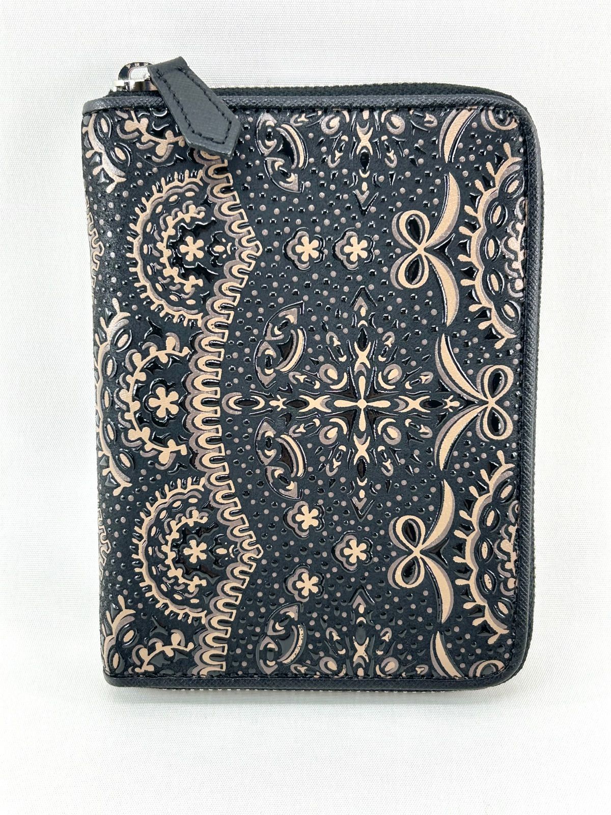 美品】印伝屋 2つ折り財布 プライデン リボン ラウンドファスナー 鹿革