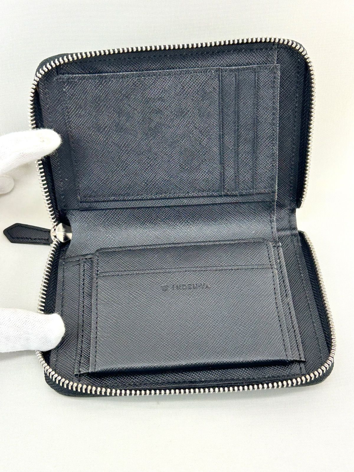 美品】印伝屋 2つ折り財布 プライデン リボン ラウンドファスナー 鹿革