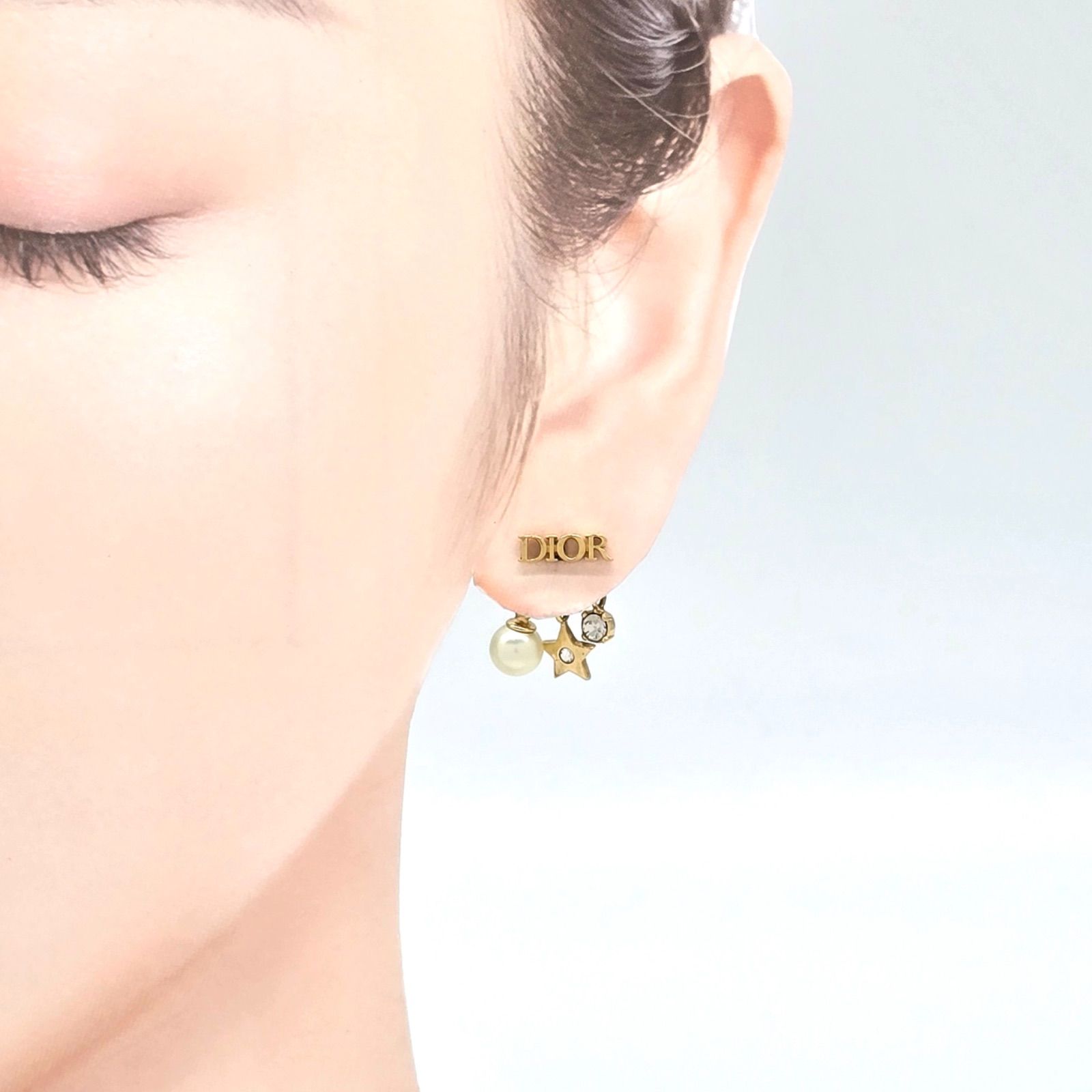 DIOR ディオール Dio(r)evolution ピアス 両耳 ホワイト レジンパール